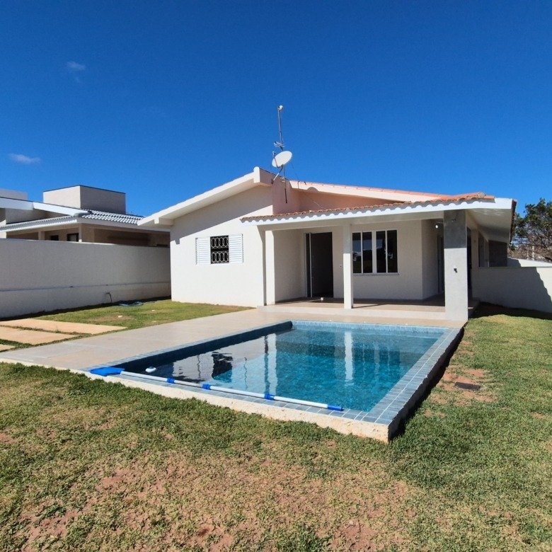 Casa Térrea com 3 quartos (2 suítes) na quadra OP Marina à venda no Riviera de Santa Cristina XIII