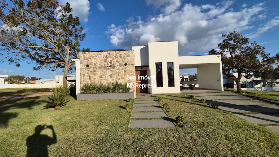 Casa térrea com piscina e mobiliada à venda no Riviera de Santa Cristina XIII