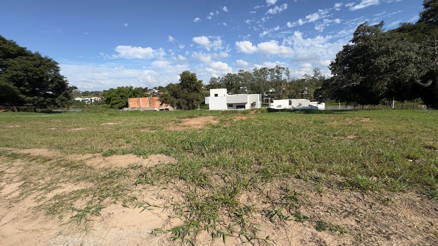 Lote próximo à casa do lago na quadra HU Iate no Riviera de Santa Cristina XIII