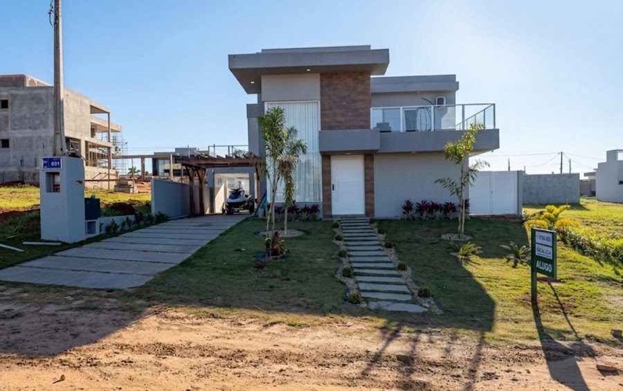 Casa com dois pavimentos setor Marina