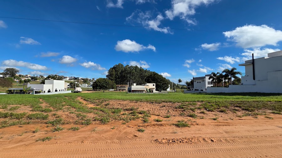 Terreno à venda perto da represa na quadra OM do Riviera de Santa Cristina XIII