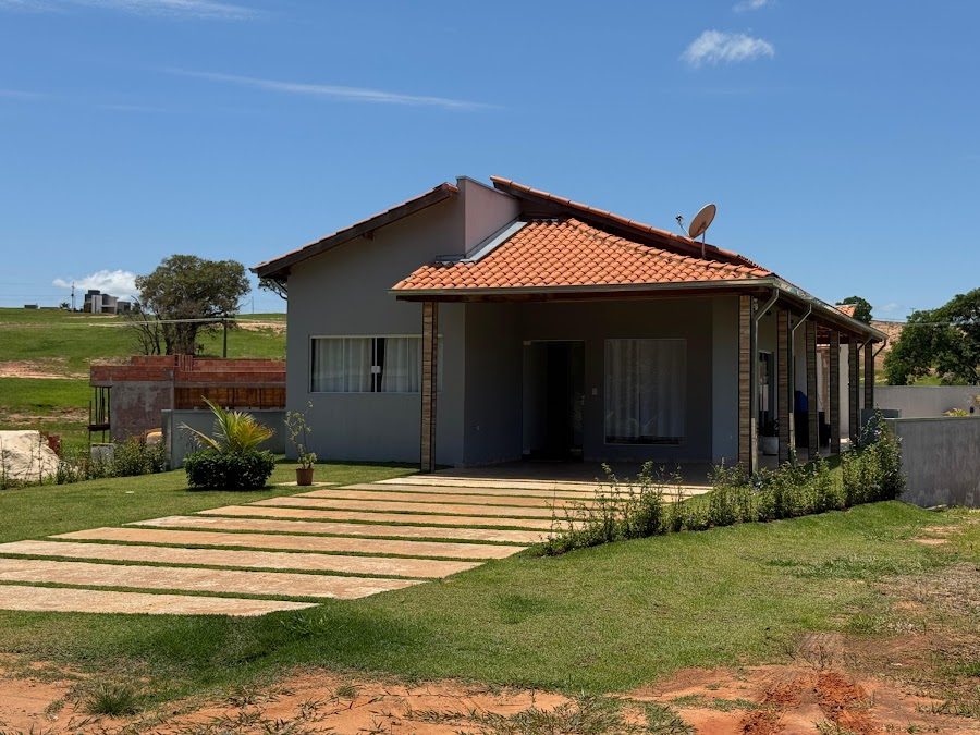 Casa de campo próxima ao clube Marina