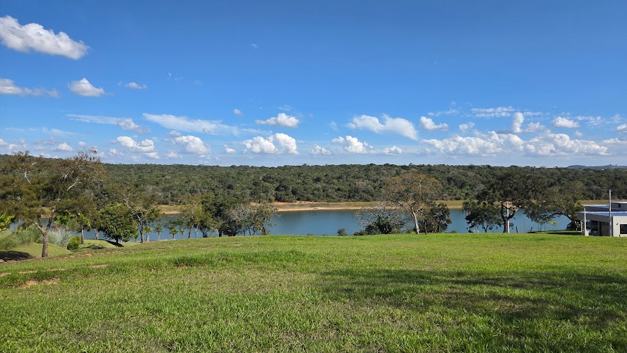 Lote em área nobre no setor iate do Riviera de Santa Cristina XIII