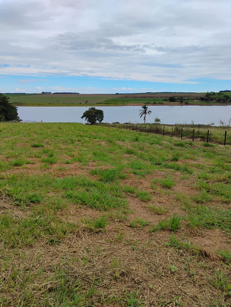 Terreno pé na água à venda de 6.000m² no Riviera Norte em Arandu