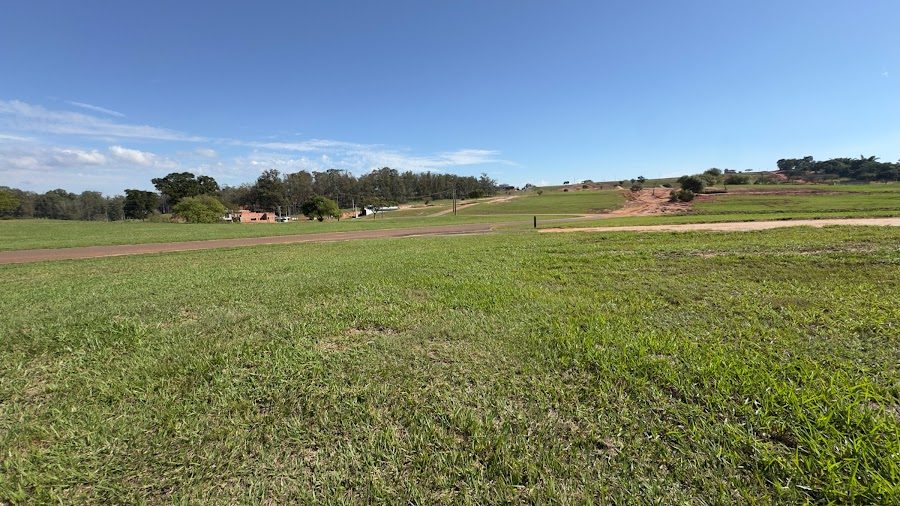 Lote de esquina na quadra AW do Setor Iate do Riviera de Santa Cristina XIII