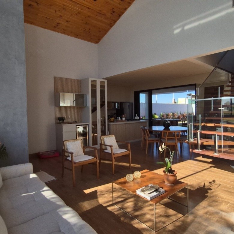 Casa à venda no Condomínio Riviera de Santa Cristina XIII HZC16II