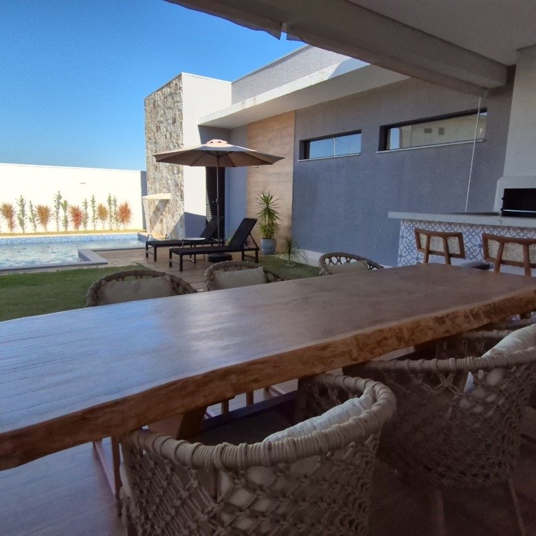Casa à venda no Condomínio Riviera de Santa Cristina XIII HZC16II