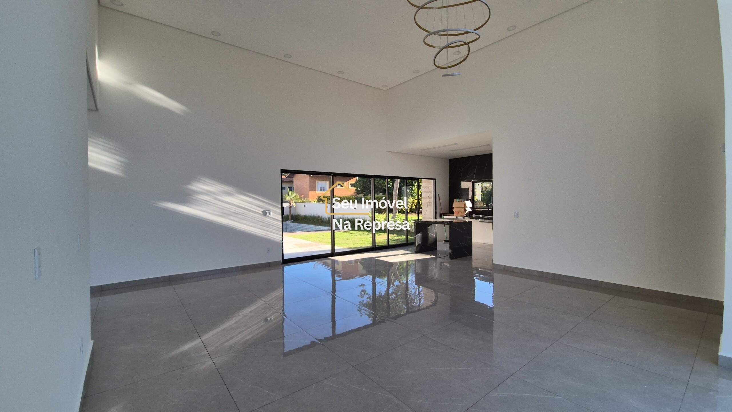 Casa à venda no Condomínio Riviera de Santa Cristina XIII HZH17OI