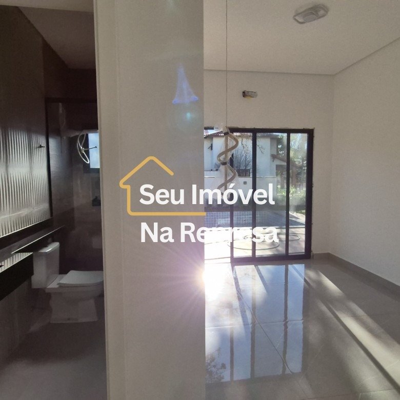 Casa à venda no Condomínio Riviera de Santa Cristina XIII HZH17OI