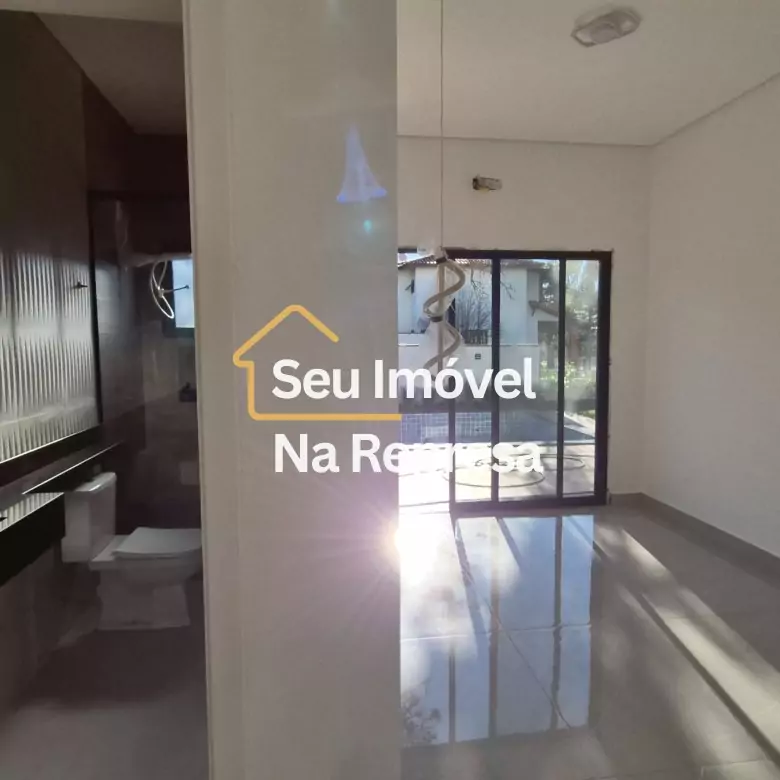 Casa à venda no Condomínio Riviera de Santa Cristina XIII HZH17OI