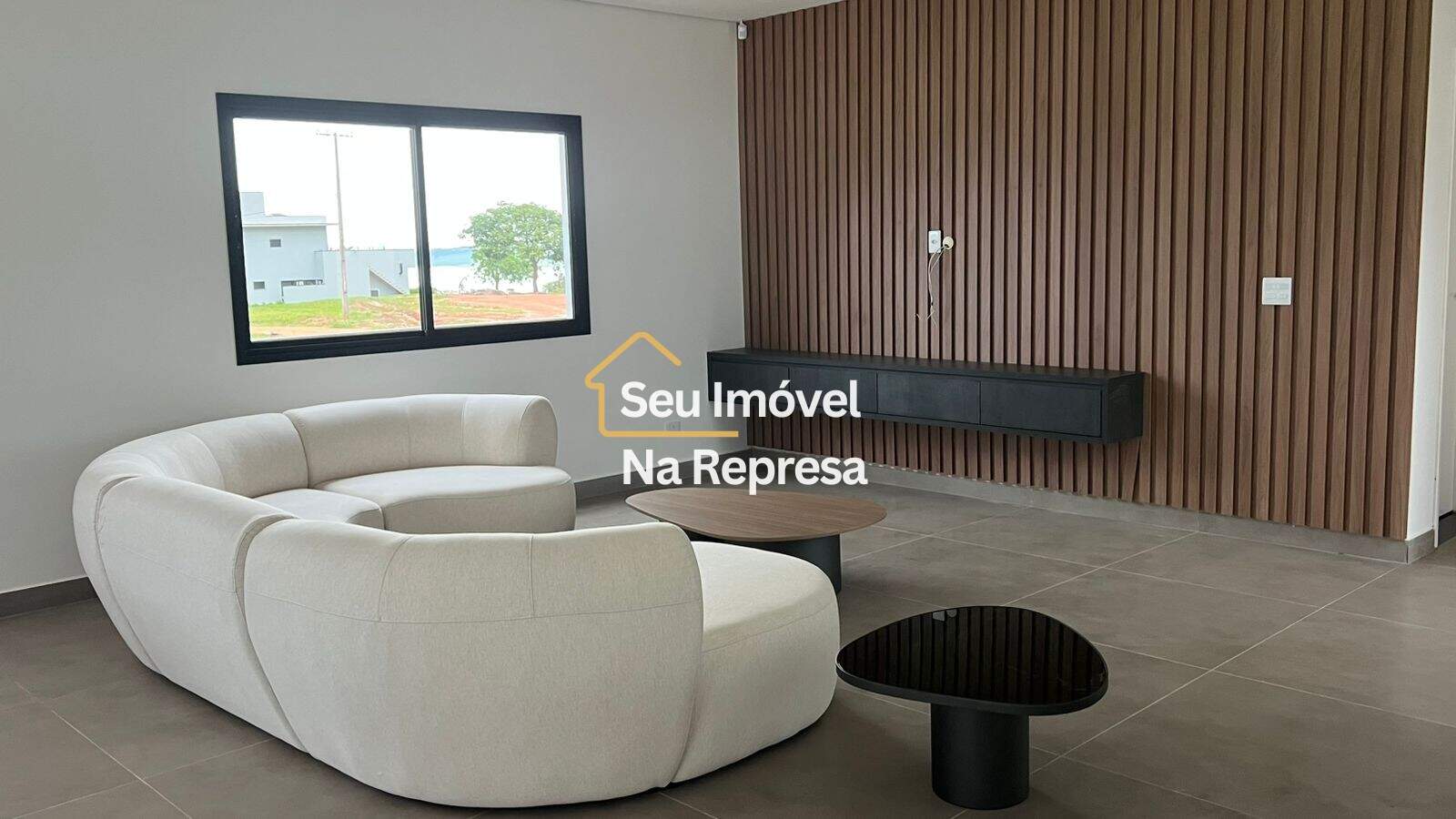 Casa à venda no Condomínio Riviera de Santa Cristina XIII HZE13NI