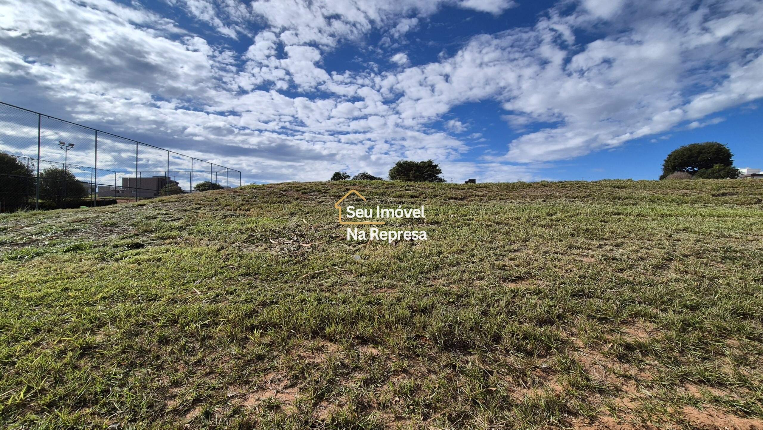 dois lotes 900m² setor marina