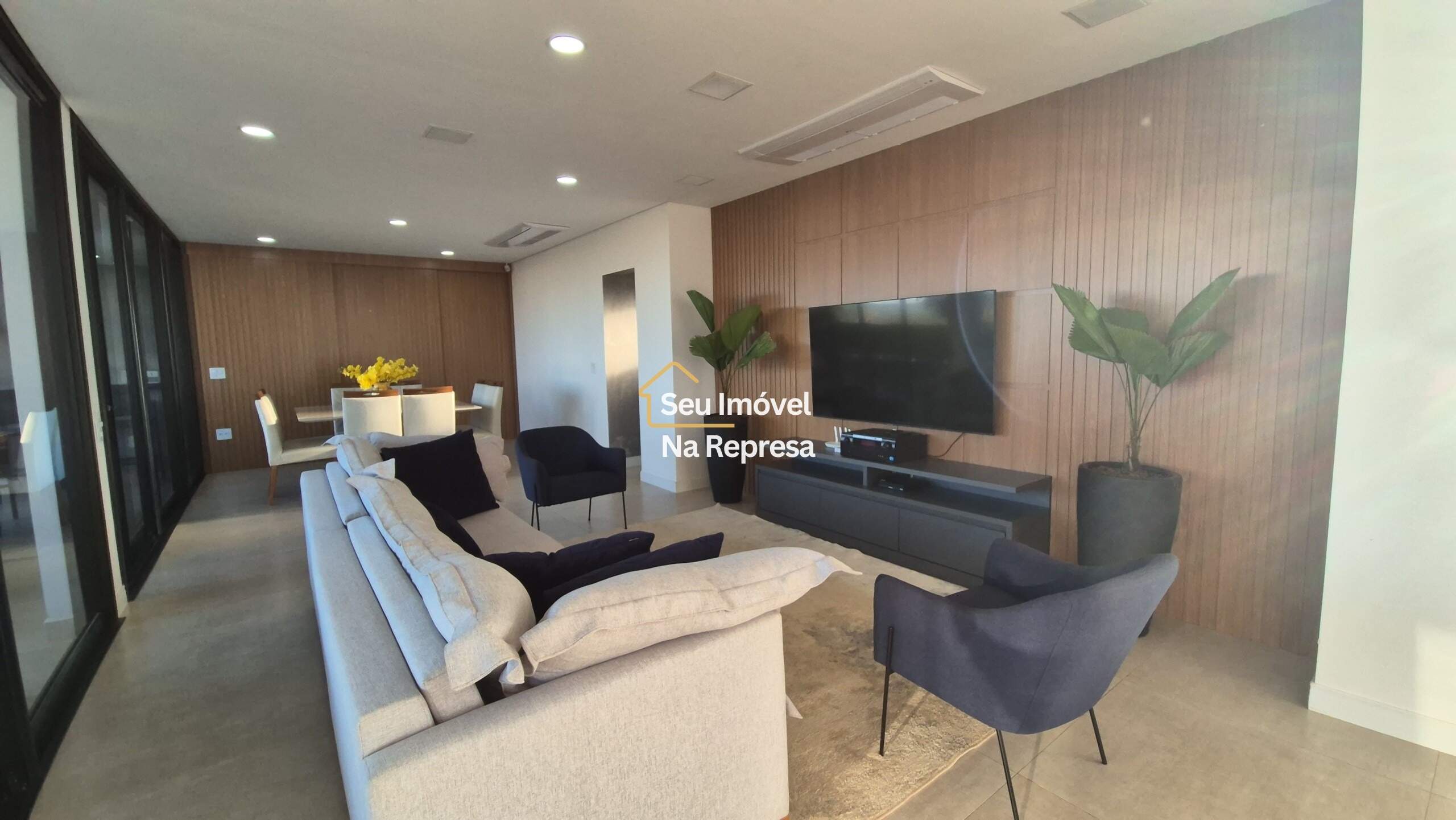 Casa à venda no Condomínio Riviera de Santa Cristina XIII HZH17OI