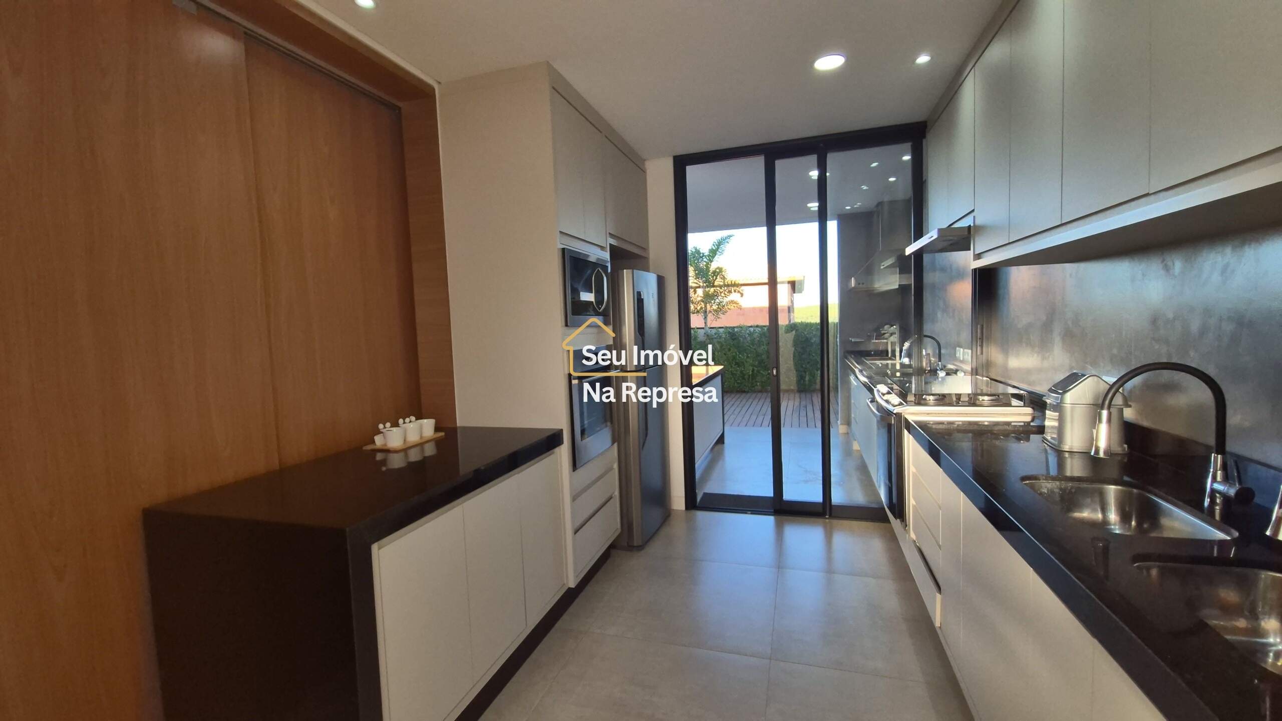 Casa à venda no Condomínio Riviera de Santa Cristina XIII HZH17OI