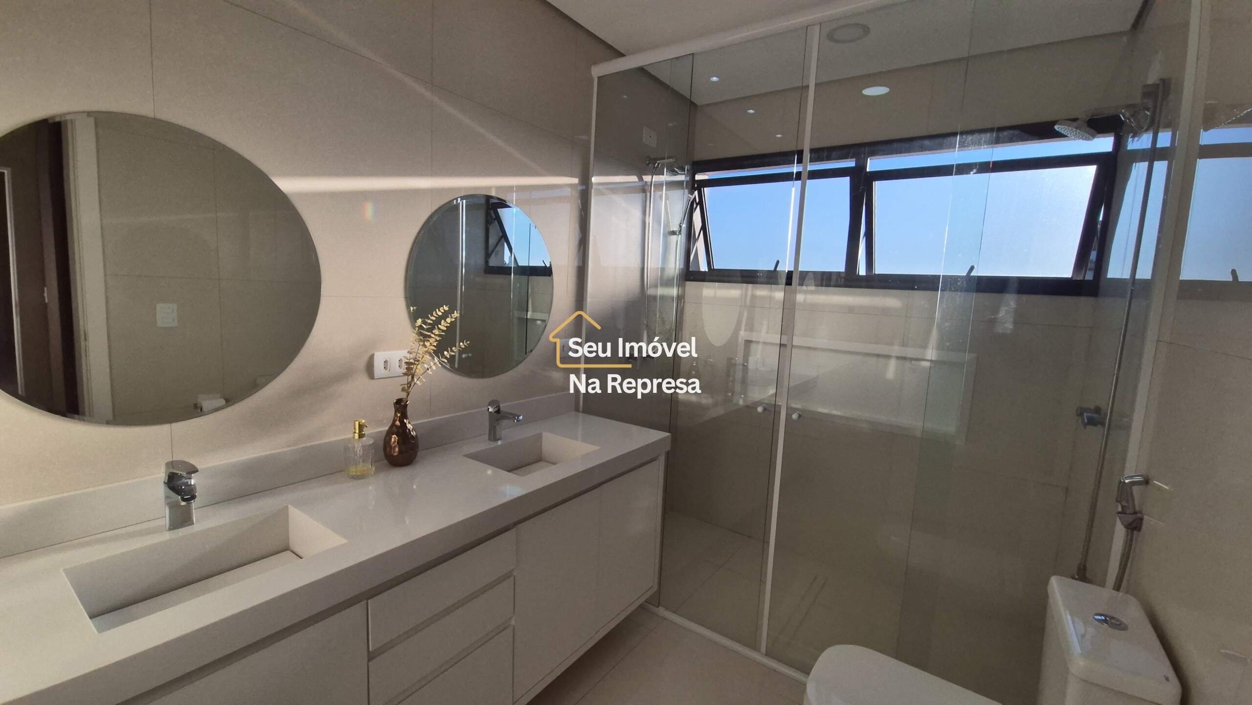 Casa à venda no Condomínio Riviera de Santa Cristina XIII HZH17OI