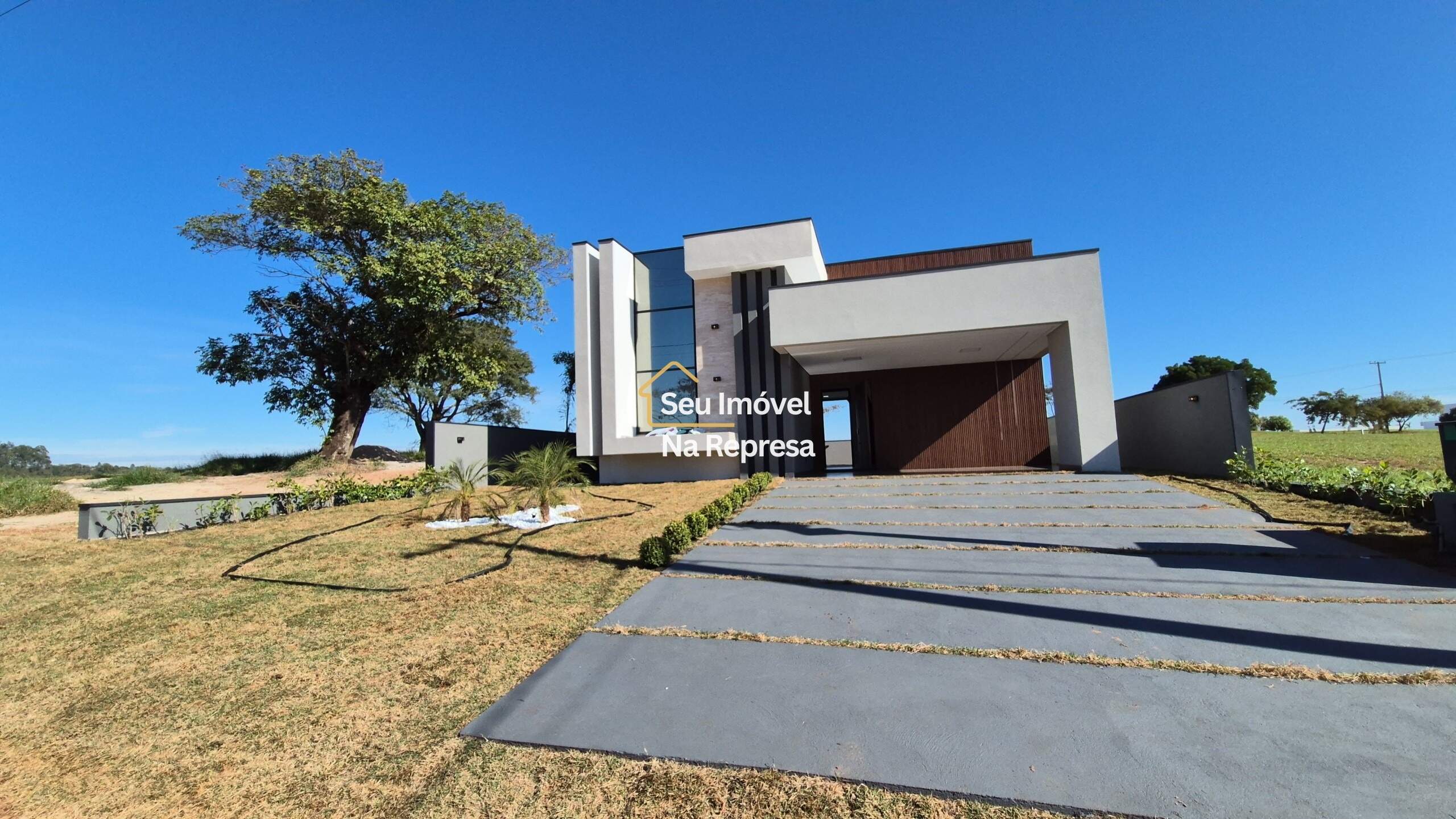 OPORTUNIDADE! CASA NOVA COM 3 SUÍTES E PISCINA PRIVATIVA – RIVIERA XIII