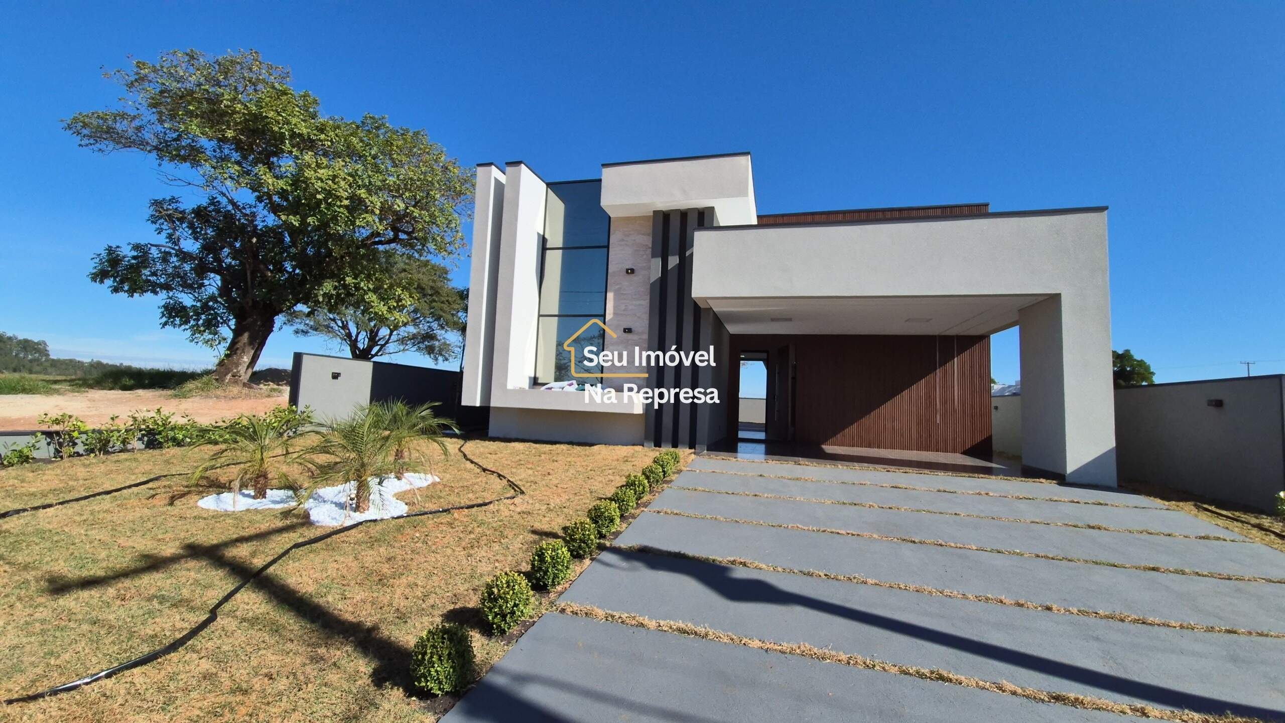 OPORTUNIDADE! CASA NOVA COM 3 SUÍTES E PISCINA PRIVATIVA – RIVIERA XIII