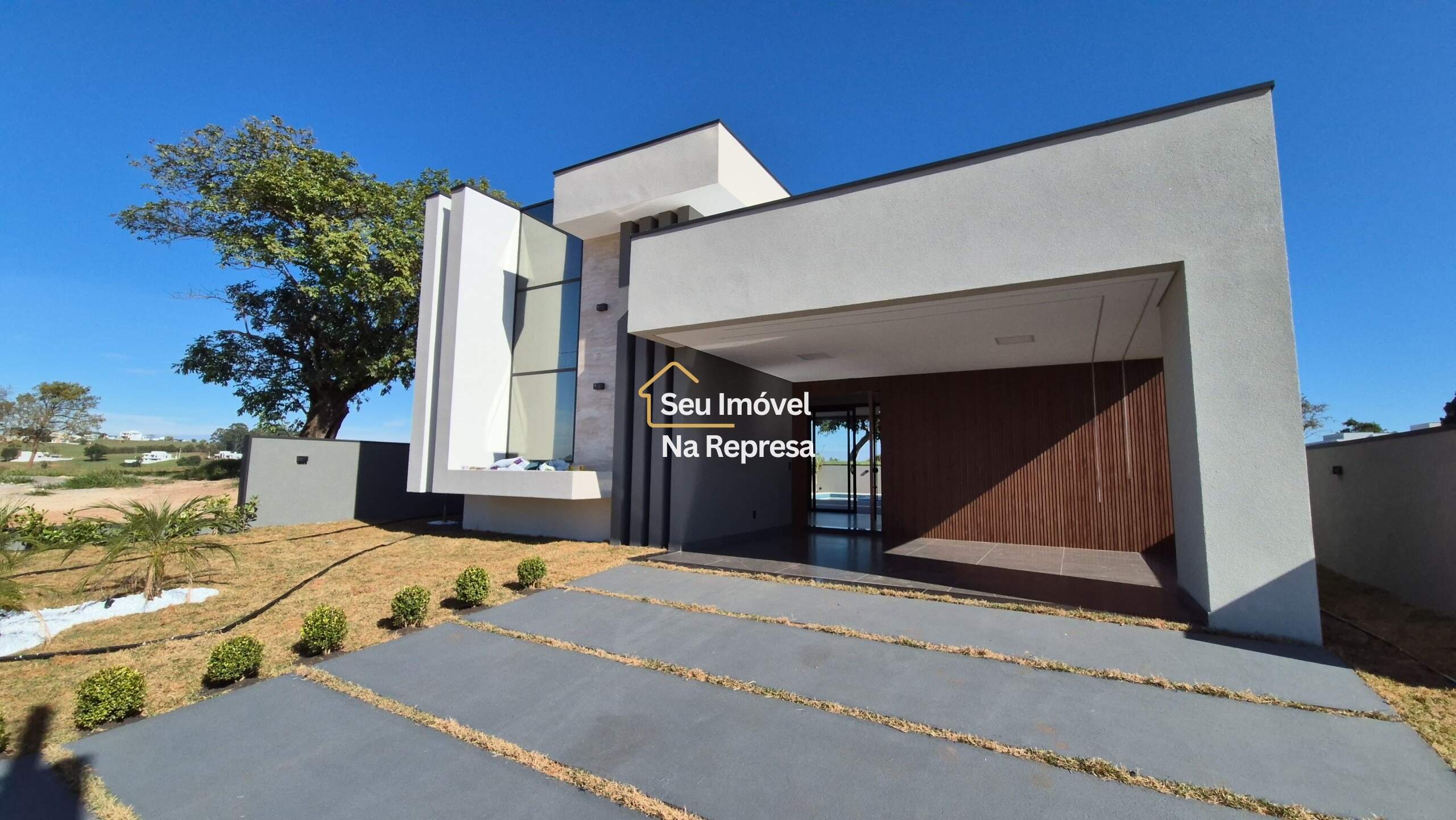 OPORTUNIDADE! CASA NOVA COM 3 SUÍTES E PISCINA PRIVATIVA – RIVIERA XIII