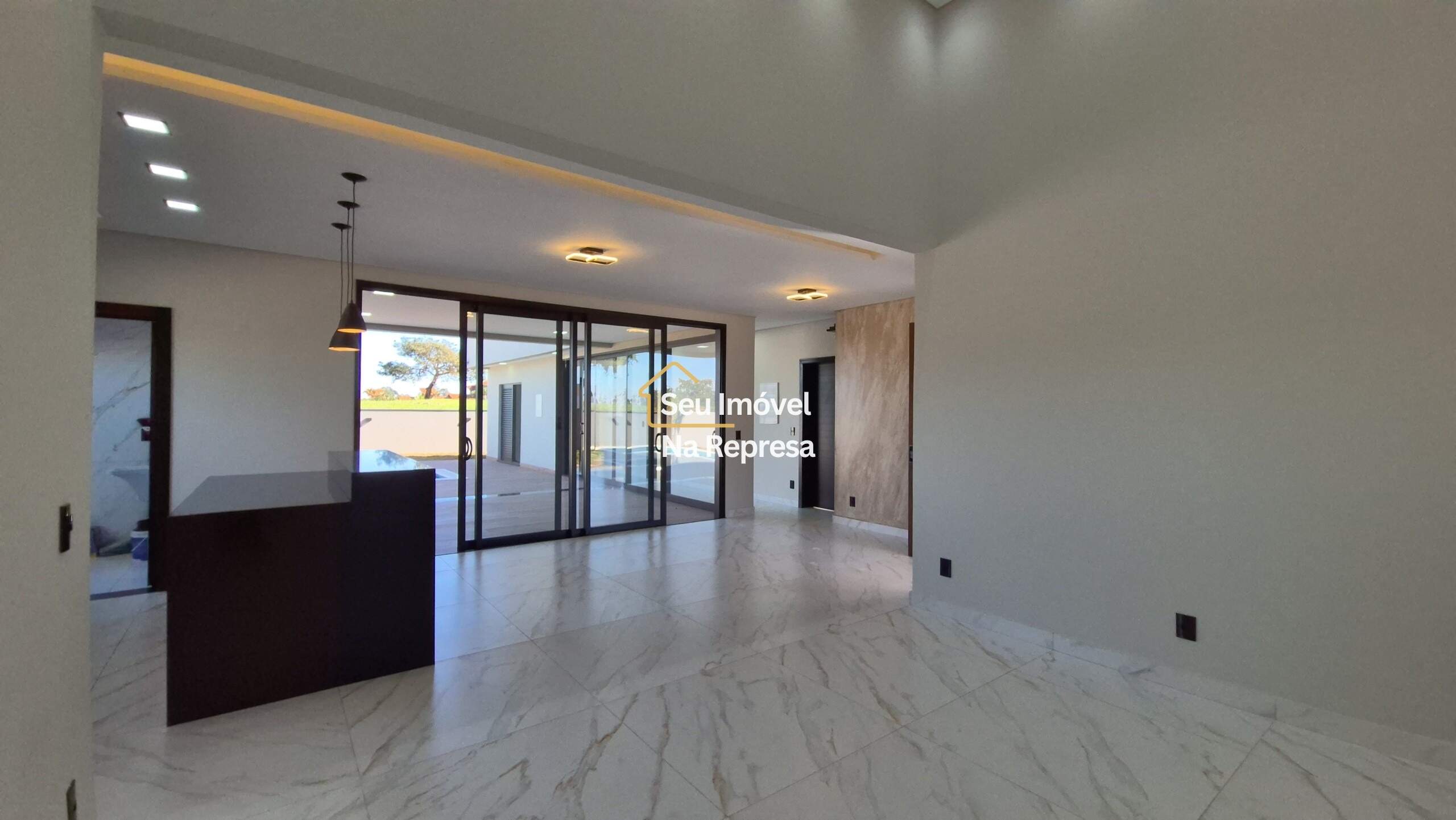OPORTUNIDADE! CASA NOVA COM 3 SUÍTES E PISCINA PRIVATIVA – RIVIERA XIII