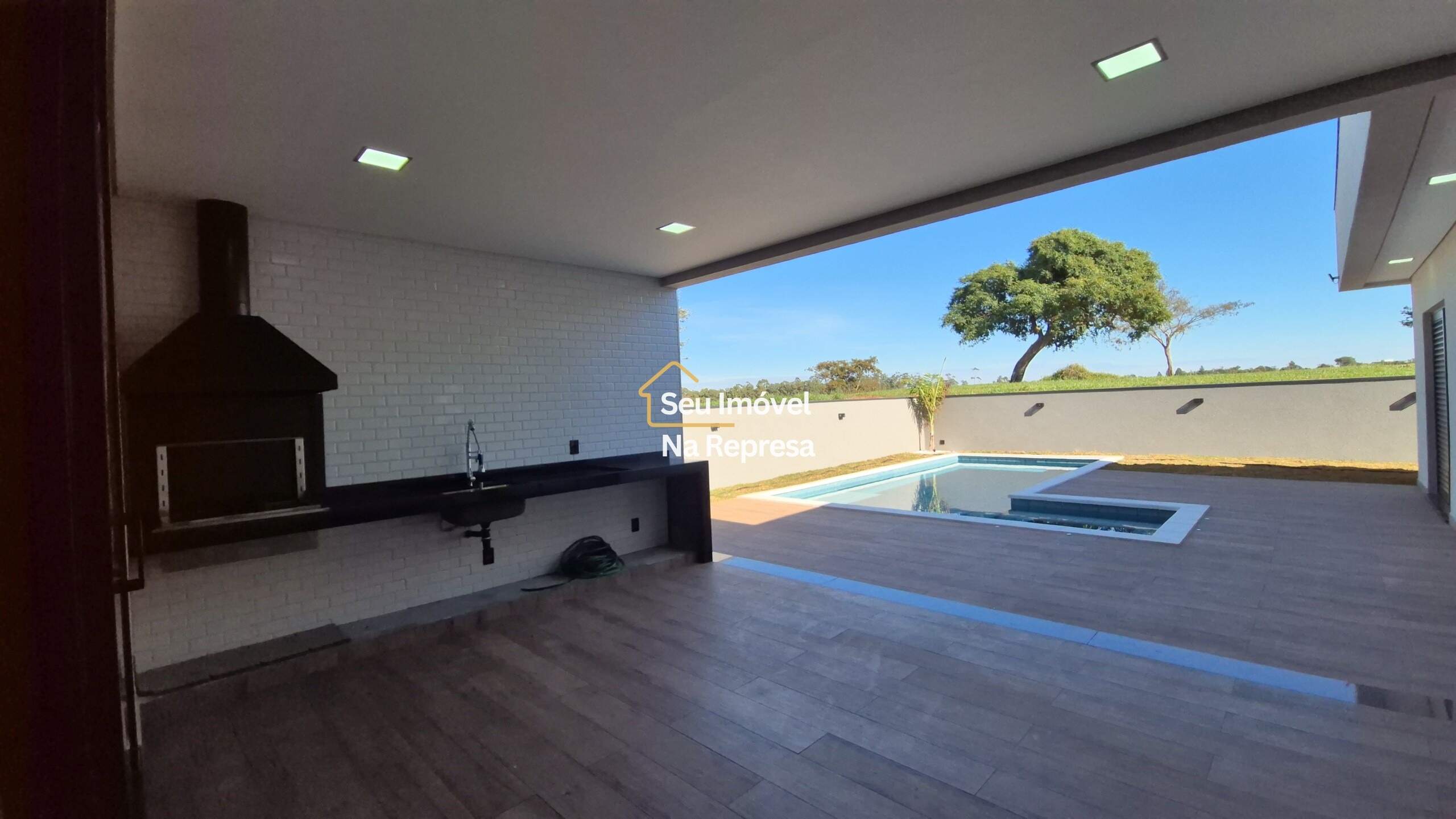 OPORTUNIDADE! CASA NOVA COM 3 SUÍTES E PISCINA PRIVATIVA – RIVIERA XIII