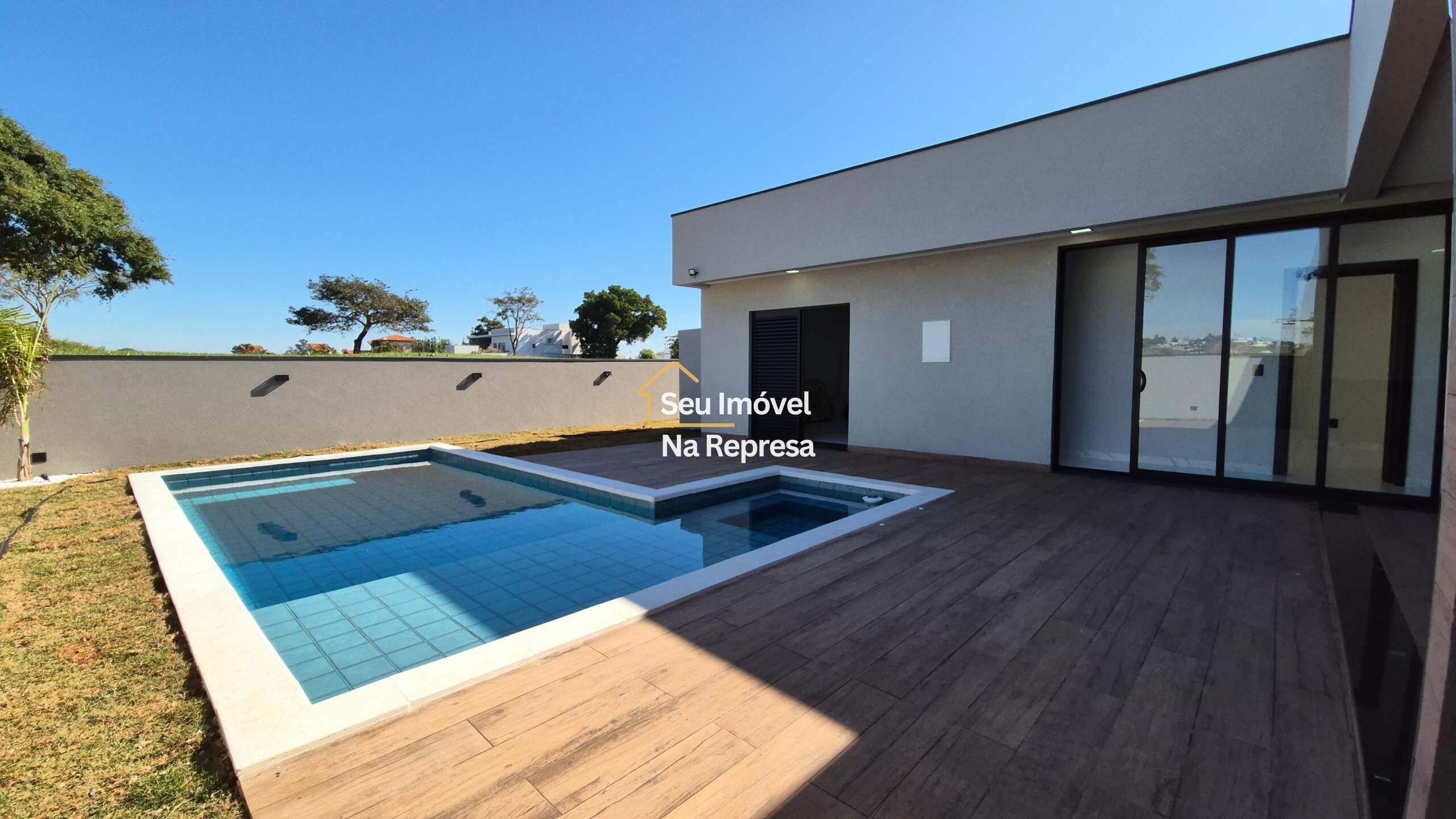 OPORTUNIDADE! CASA NOVA COM 3 SUÍTES E PISCINA PRIVATIVA – RIVIERA XIII
