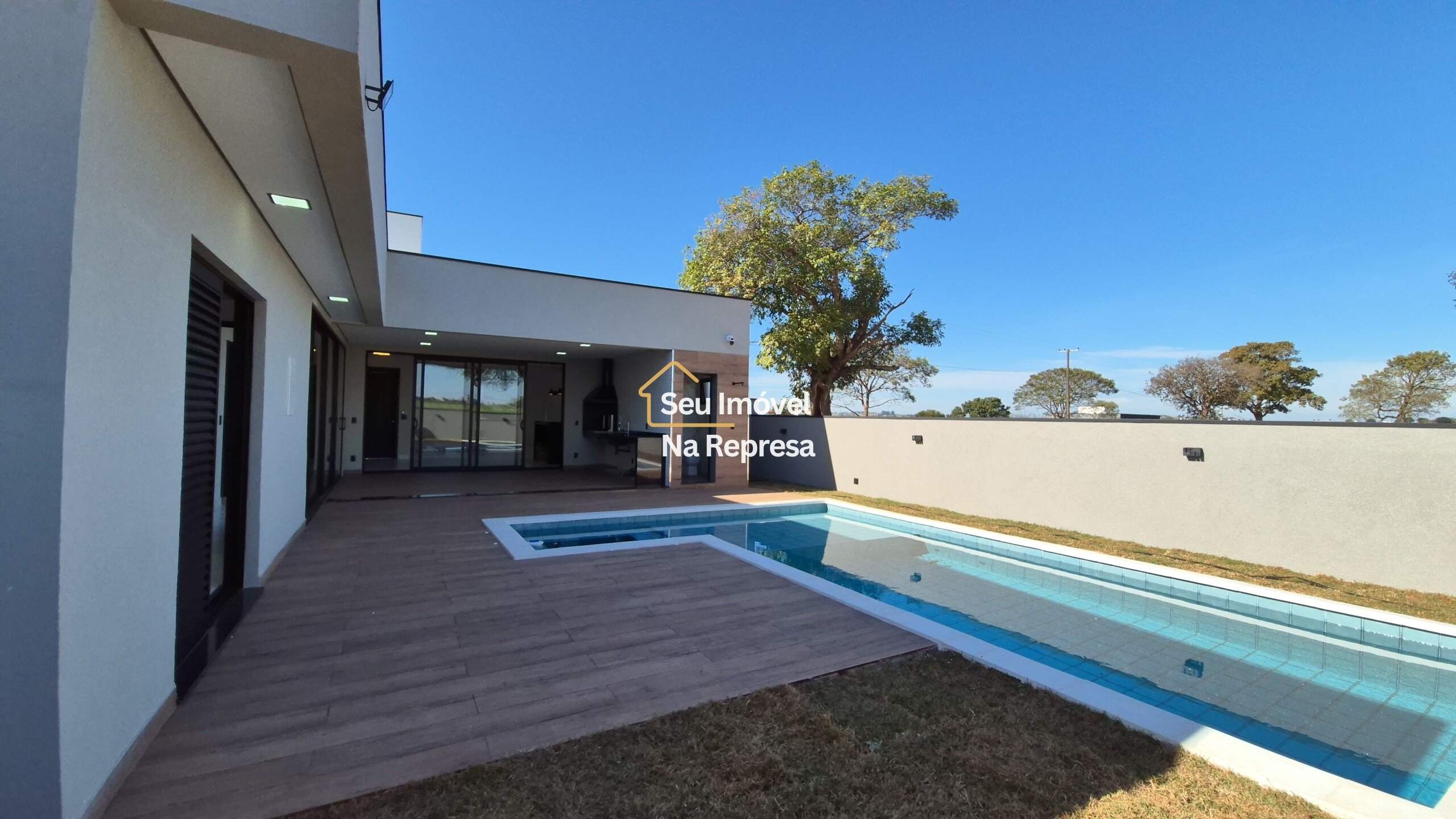 OPORTUNIDADE! CASA NOVA COM 3 SUÍTES E PISCINA PRIVATIVA – RIVIERA XIII