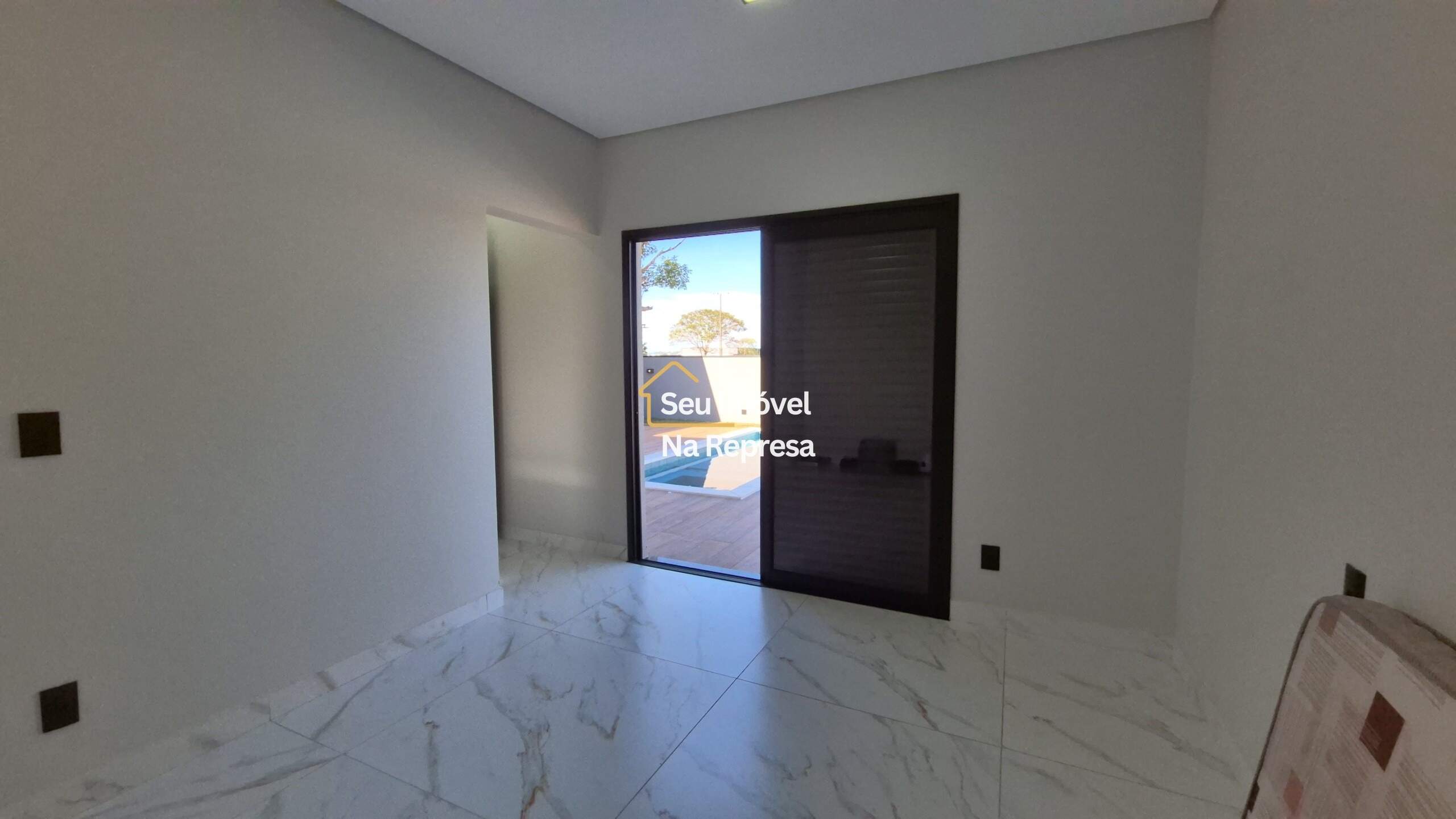 OPORTUNIDADE! CASA NOVA COM 3 SUÍTES E PISCINA PRIVATIVA – RIVIERA XIII