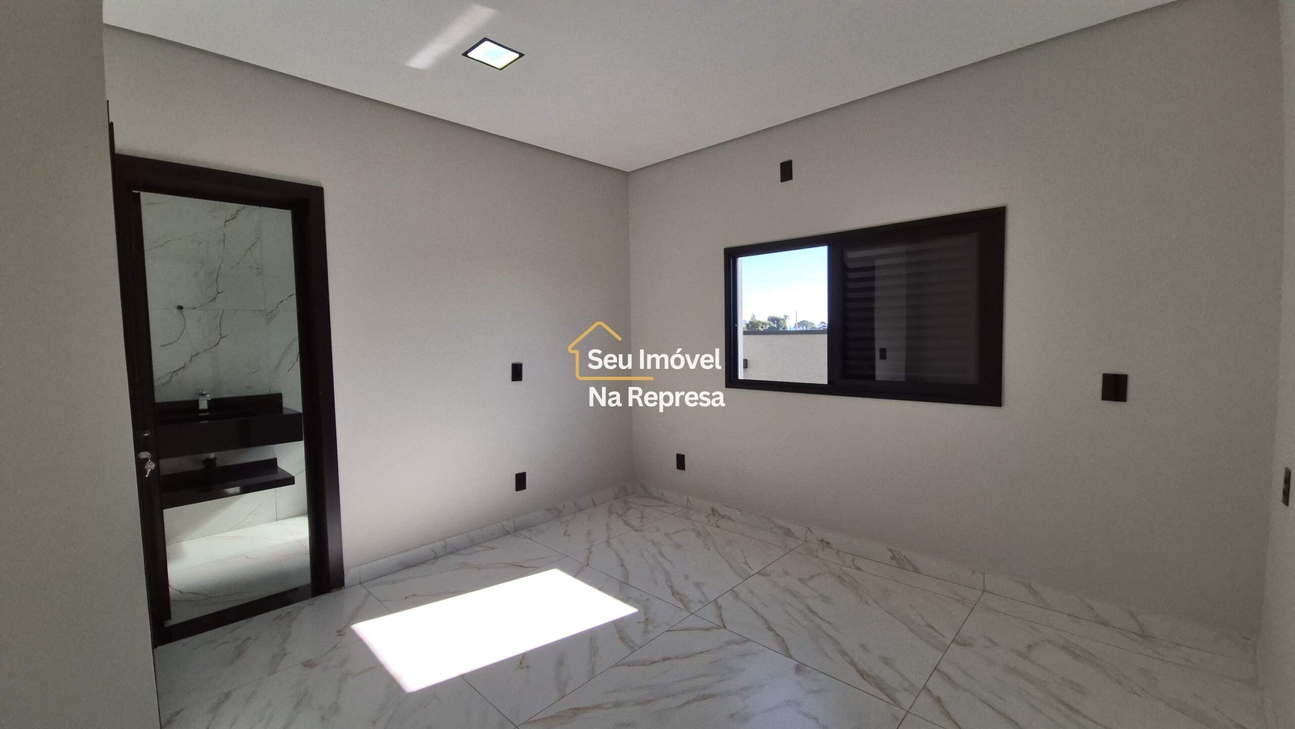 OPORTUNIDADE! CASA NOVA COM 3 SUÍTES E PISCINA PRIVATIVA – RIVIERA XIII