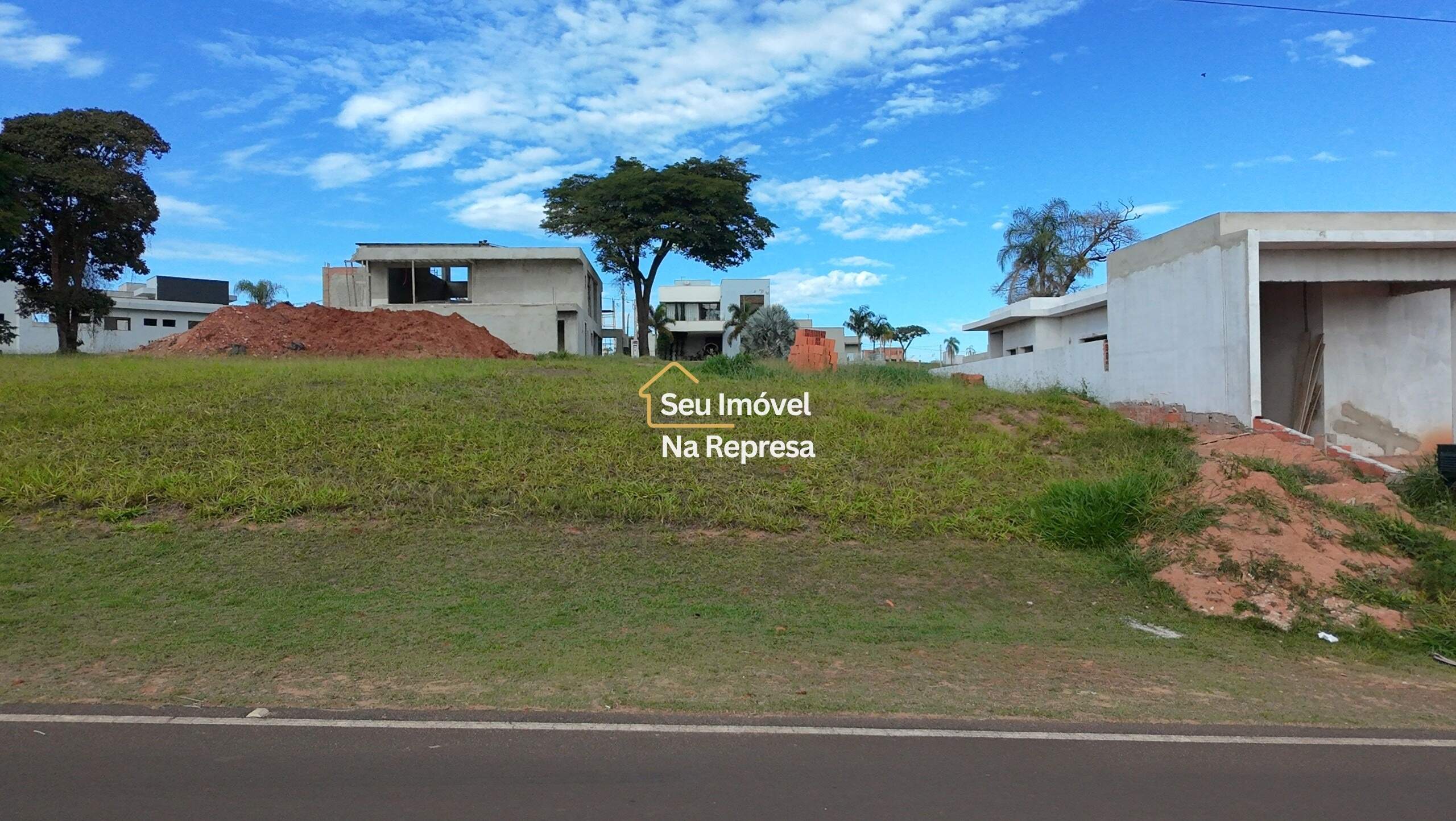 lote próximo ao clube marina no riviera 13