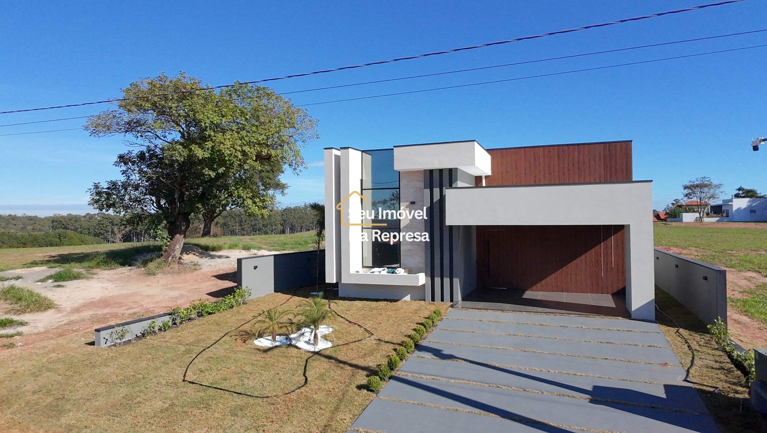 OPORTUNIDADE! CASA NOVA COM 3 SUÍTES E PISCINA PRIVATIVA – RIVIERA XIII