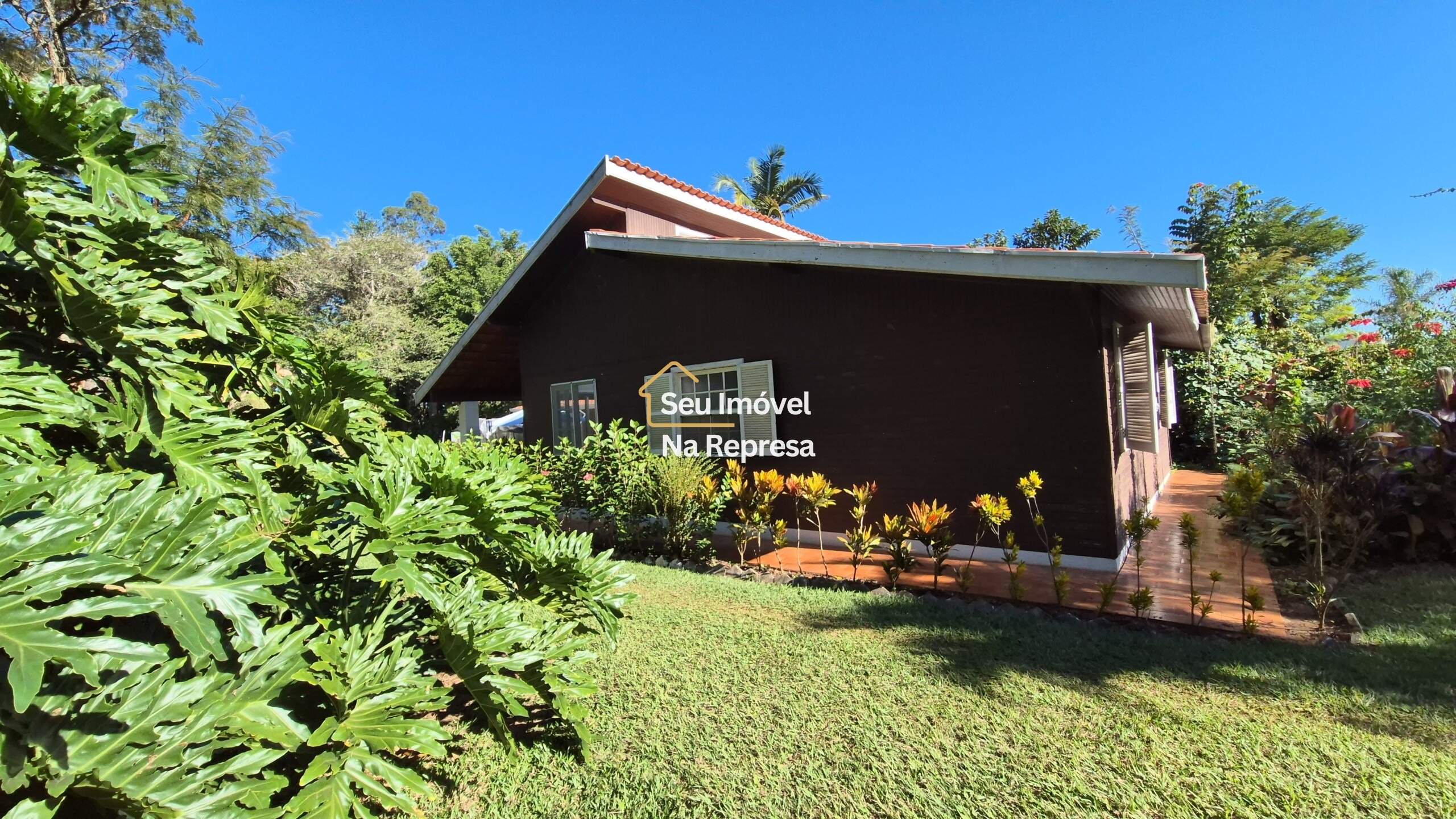CHÁCARA PÉ NA ÁGUA COM +6.000m² NO BAIRRO COSTA AZUL