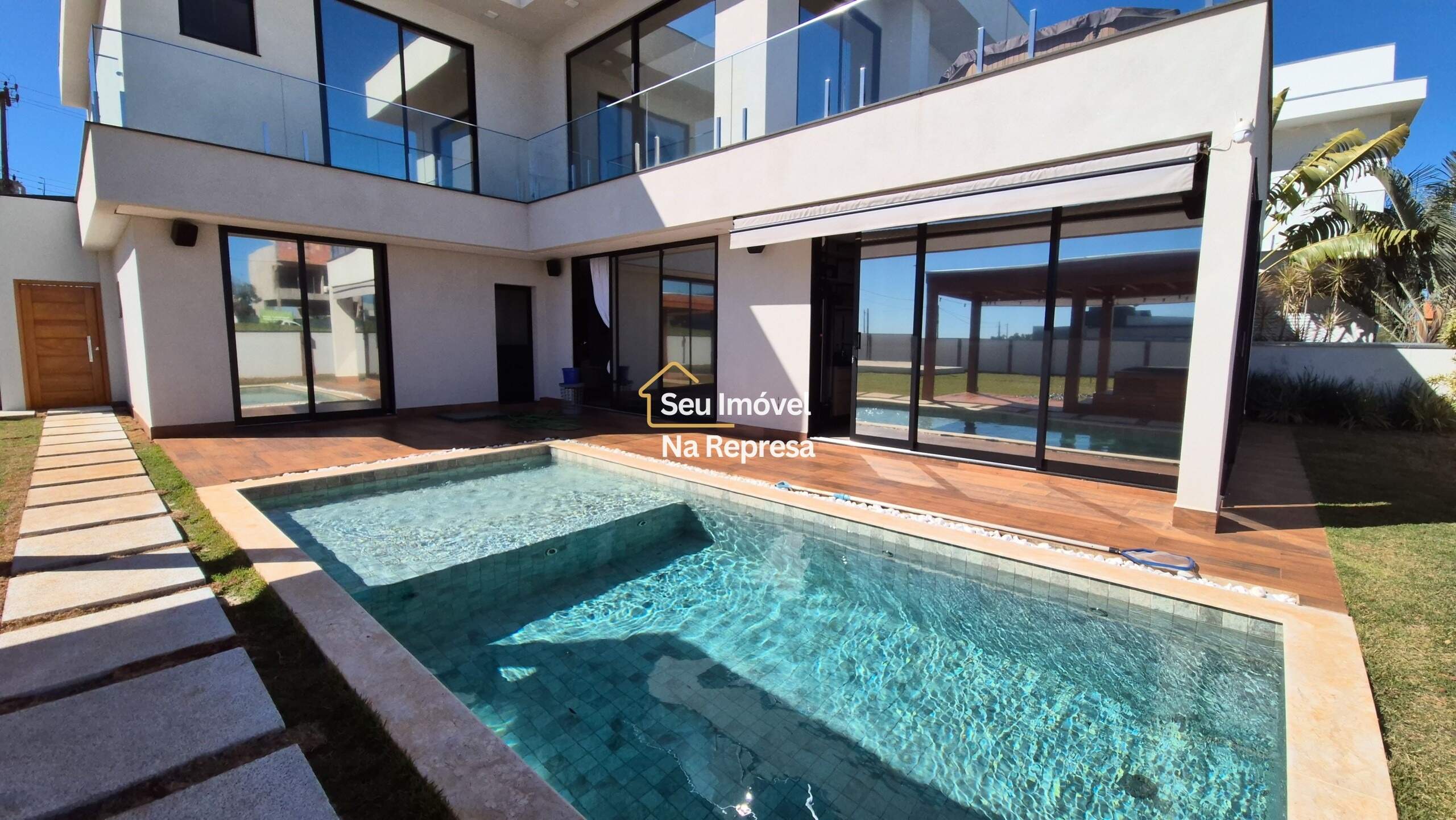Casa à venda com 335m² de puro conforto em um terreno de 900m² no Riviera de Santa Cristina XIII