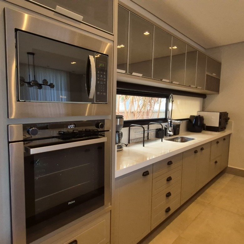Casa à venda com 335m² de puro conforto em um terreno de 900m² no Riviera de Santa Cristina XIII