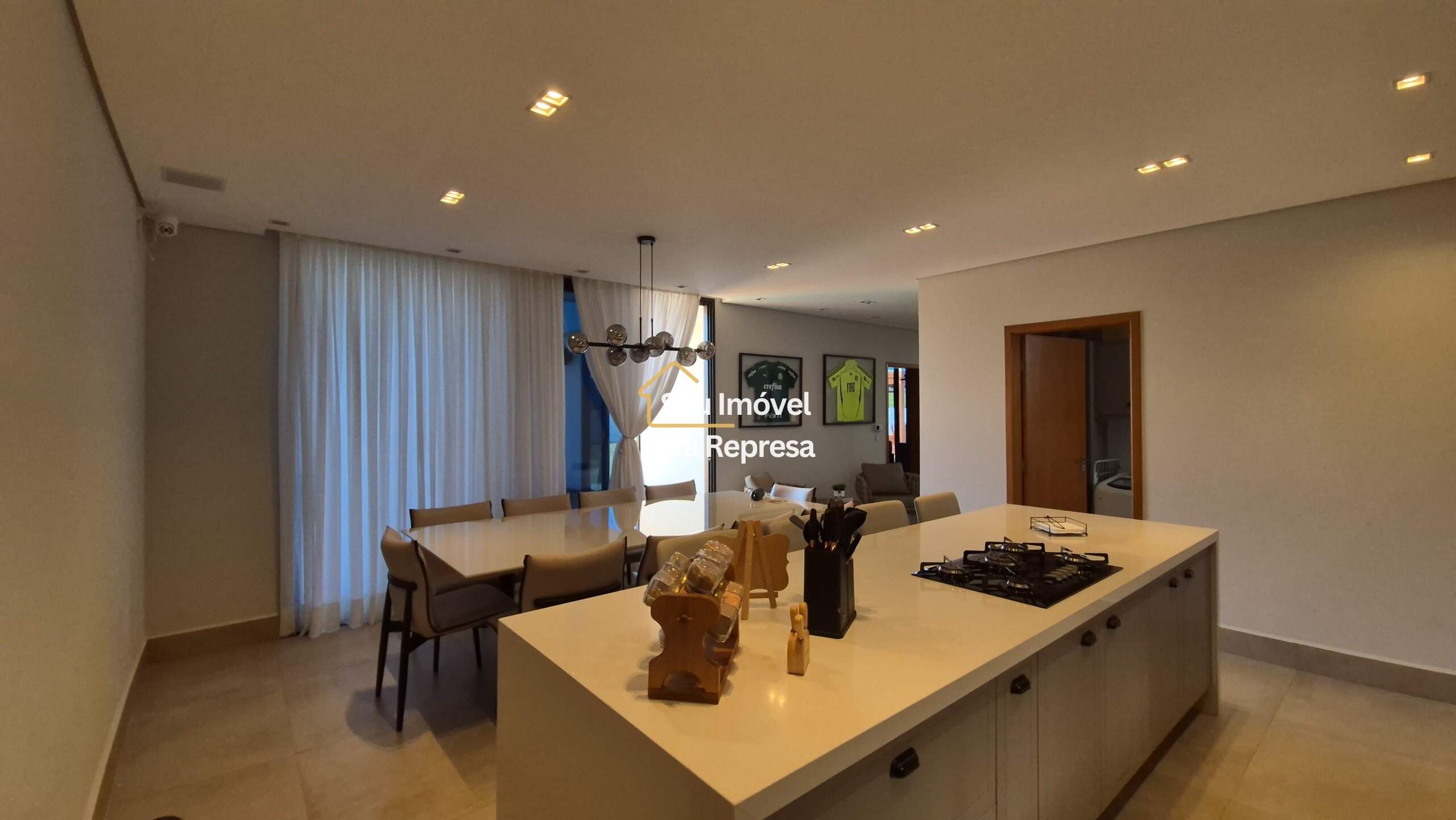 Casa à venda com 335m² de puro conforto em um terreno de 900m² no Riviera de Santa Cristina XIII