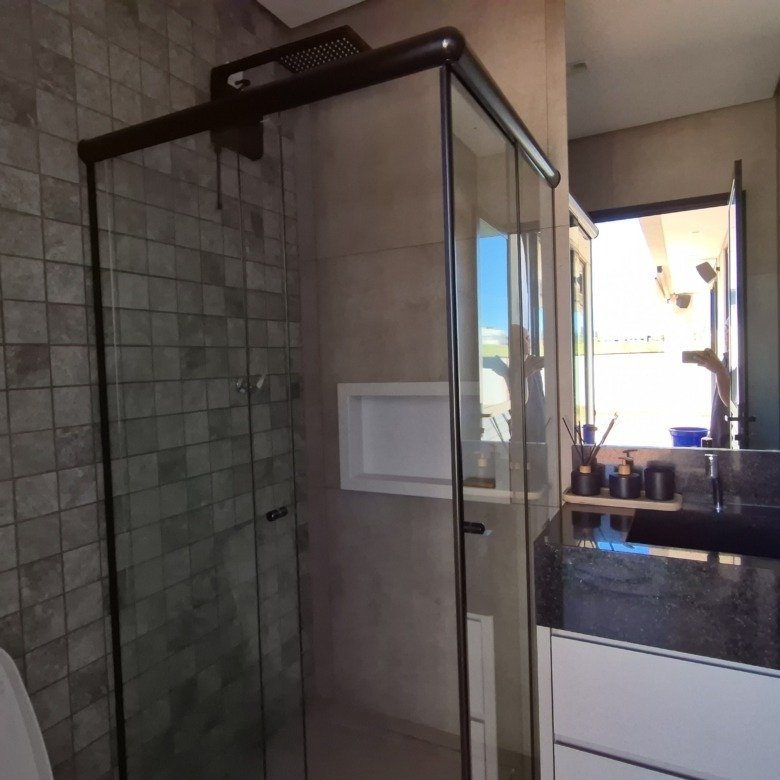 Casa à venda com 335m² de puro conforto em um terreno de 900m² no Riviera de Santa Cristina XIII