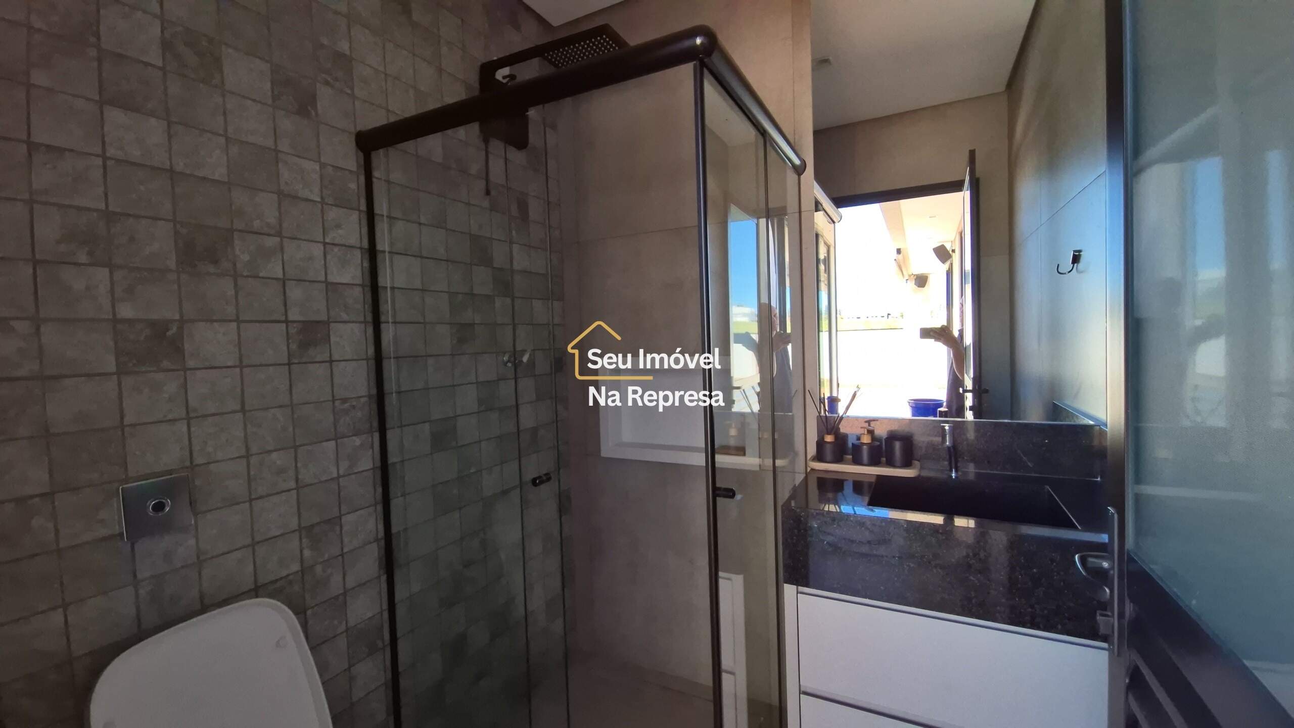 Casa à venda com 335m² de puro conforto em um terreno de 900m² no Riviera de Santa Cristina XIII