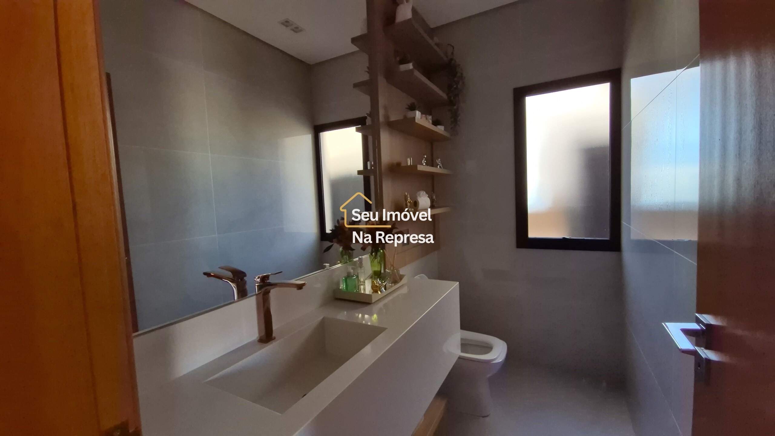 Casa à venda com 335m² de puro conforto em um terreno de 900m² no Riviera de Santa Cristina XIII
