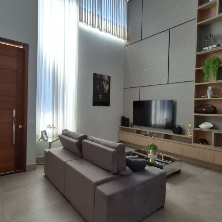 Casa à venda com 335m² de puro conforto em um terreno de 900m² no Riviera de Santa Cristina XIII