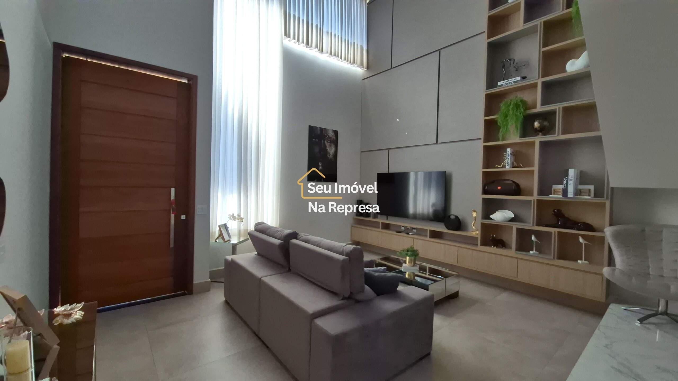 Casa à venda com 335m² de puro conforto em um terreno de 900m² no Riviera de Santa Cristina XIII