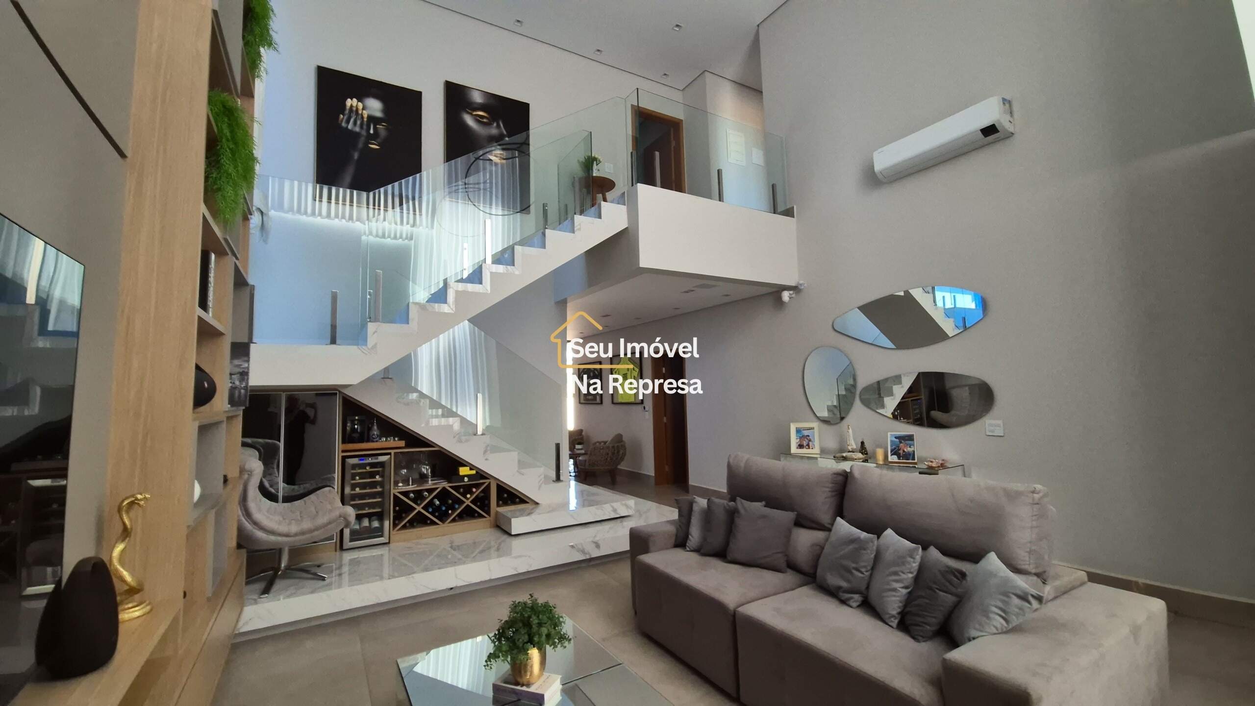Casa à venda com 335m² de puro conforto em um terreno de 900m² no Riviera de Santa Cristina XIII