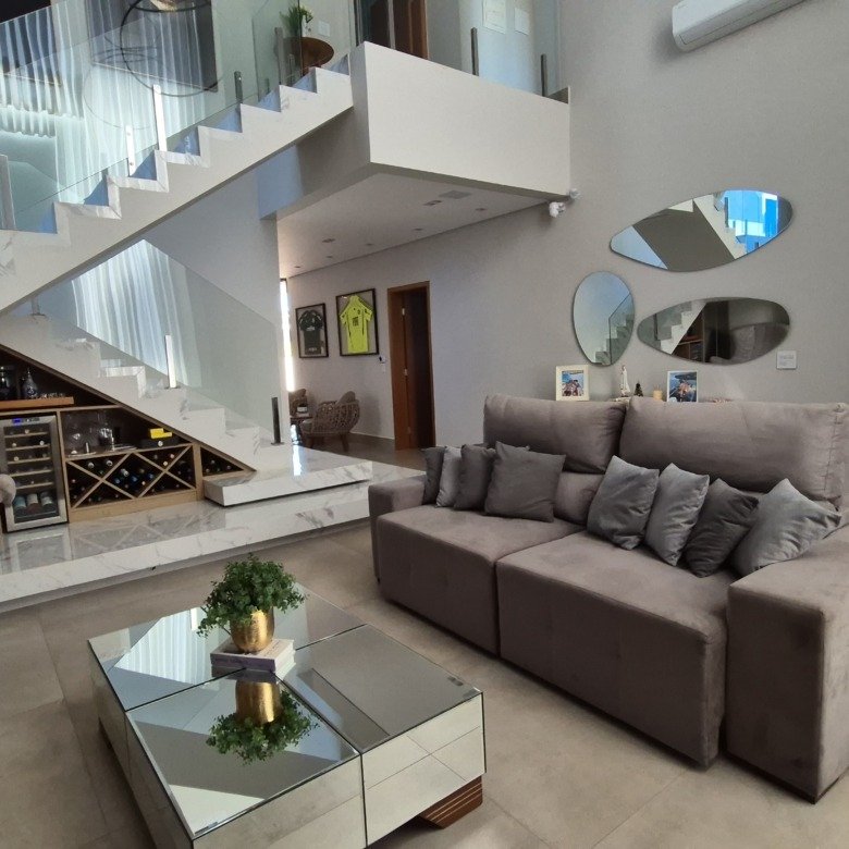 Casa à venda com 335m² de puro conforto em um terreno de 900m² no Riviera de Santa Cristina XIII