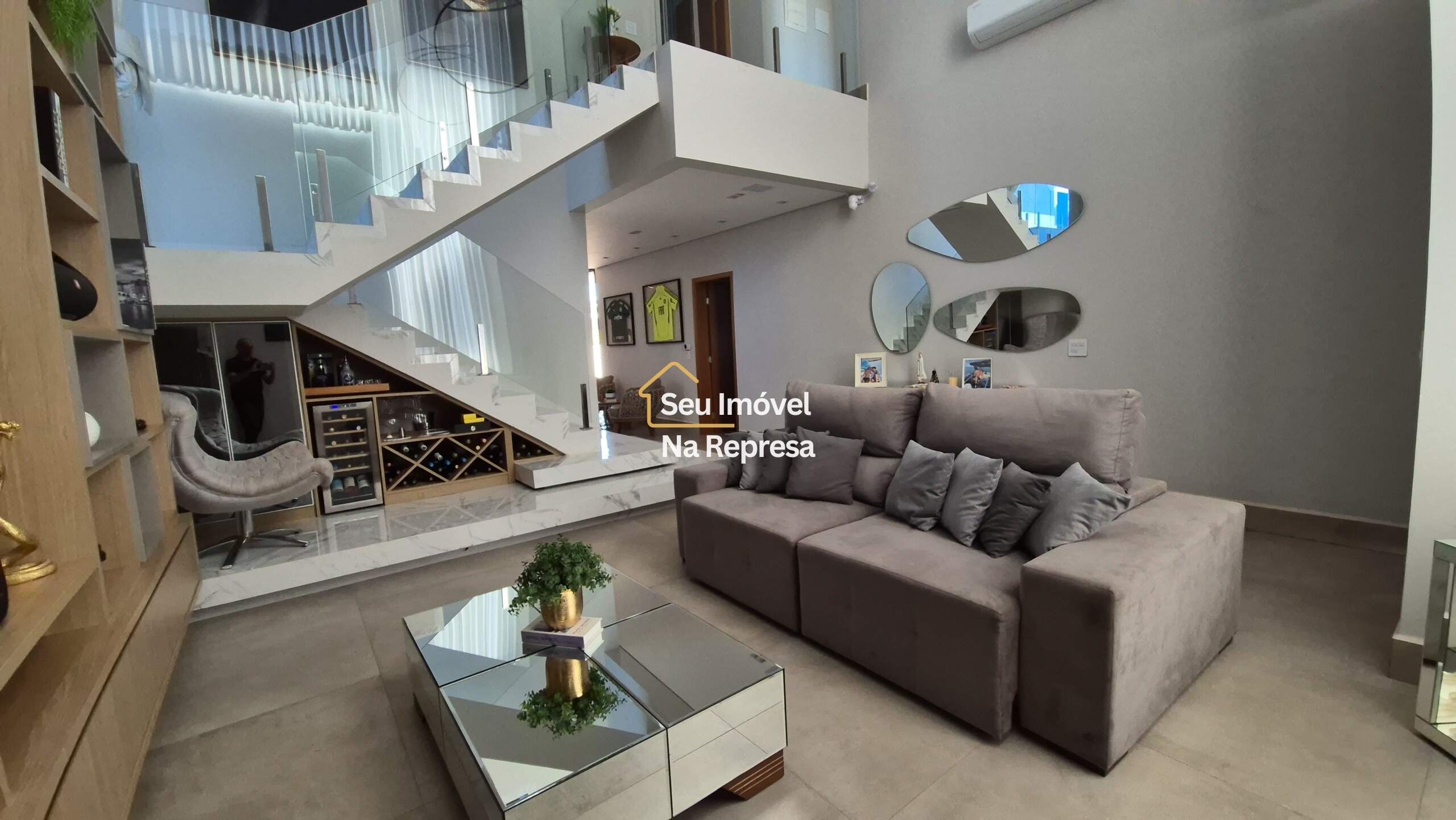Casa à venda com 335m² de puro conforto em um terreno de 900m² no Riviera de Santa Cristina XIII