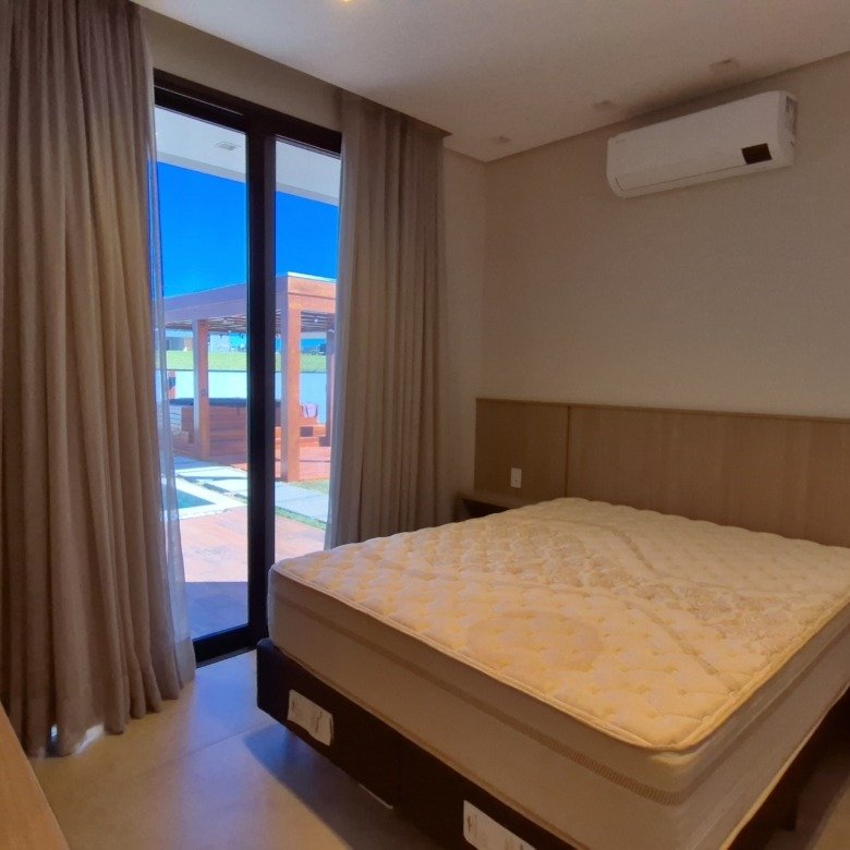 Casa à venda com 335m² de puro conforto em um terreno de 900m² no Riviera de Santa Cristina XIII