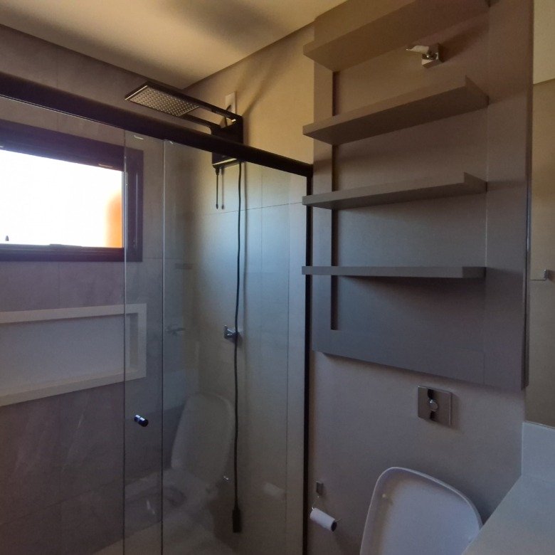 Casa à venda com 335m² de puro conforto em um terreno de 900m² no Riviera de Santa Cristina XIII