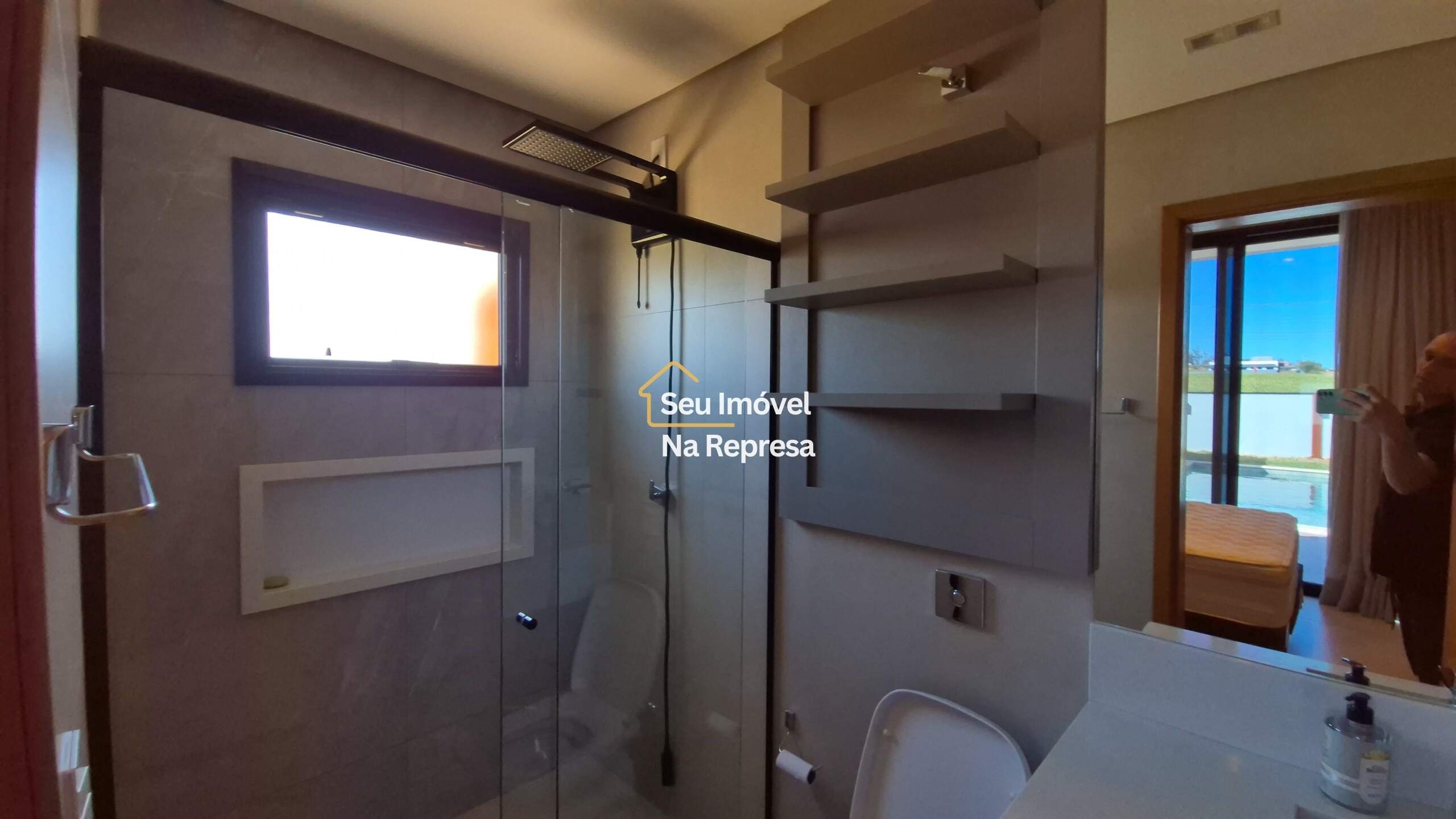 Casa à venda com 335m² de puro conforto em um terreno de 900m² no Riviera de Santa Cristina XIII