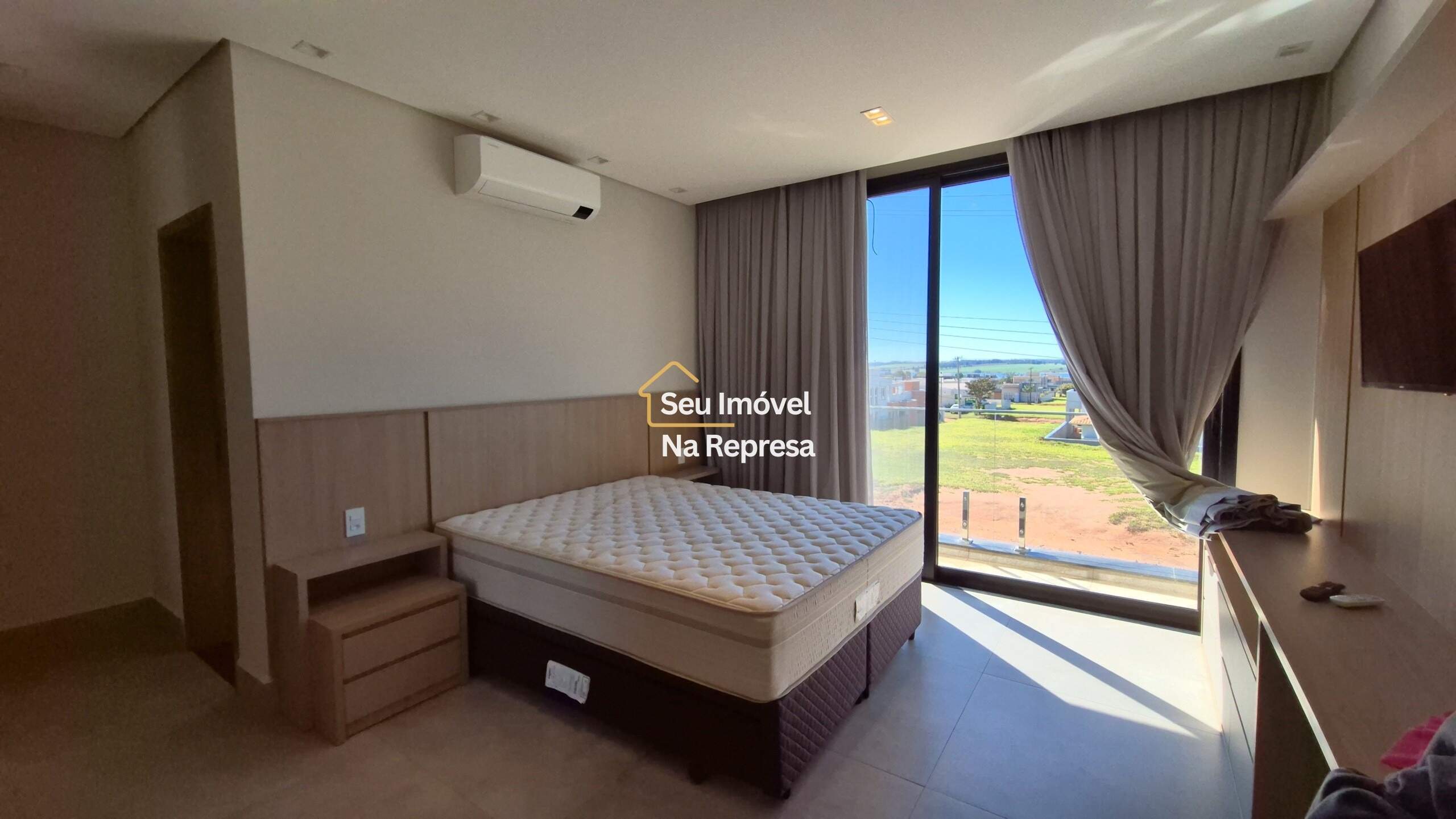 Casa à venda com 335m² de puro conforto em um terreno de 900m² no Riviera de Santa Cristina XIII