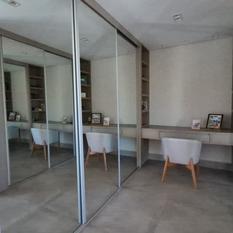 Casa à venda com 335m² de puro conforto em um terreno de 900m² no Riviera de Santa Cristina XIII