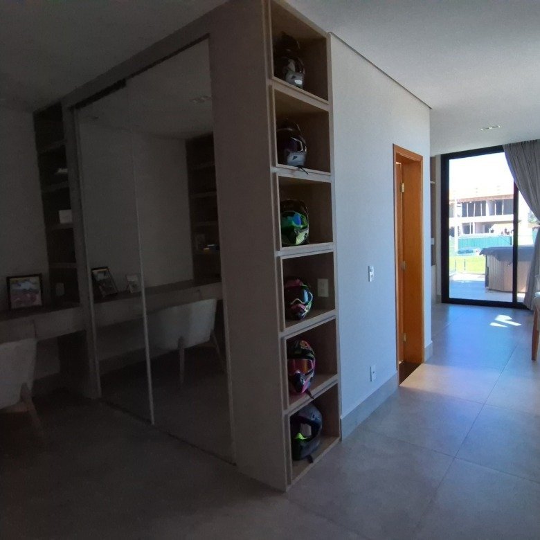 Casa à venda com 335m² de puro conforto em um terreno de 900m² no Riviera de Santa Cristina XIII