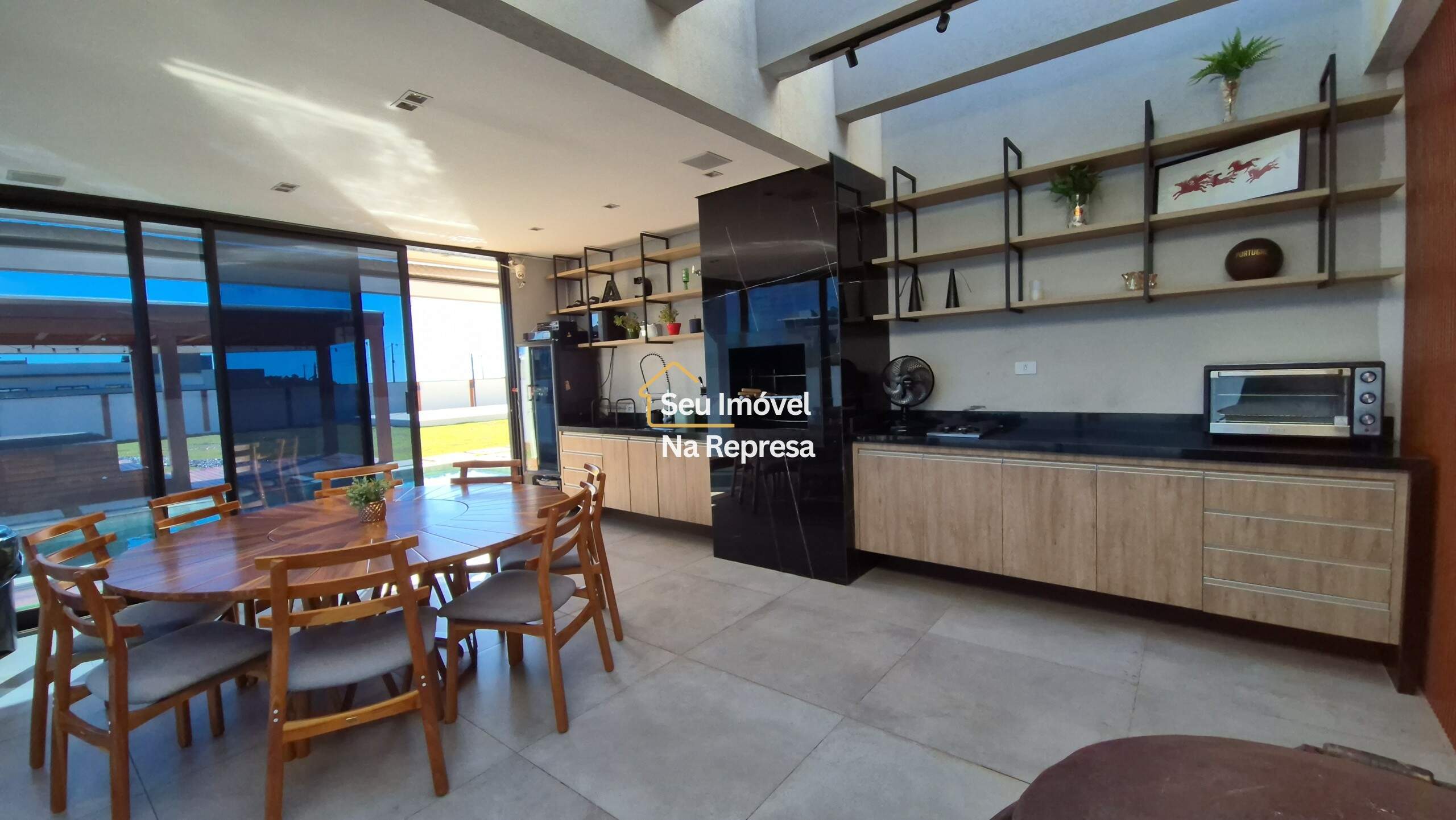 Casa à venda com 335m² de puro conforto em um terreno de 900m² no Riviera de Santa Cristina XIII
