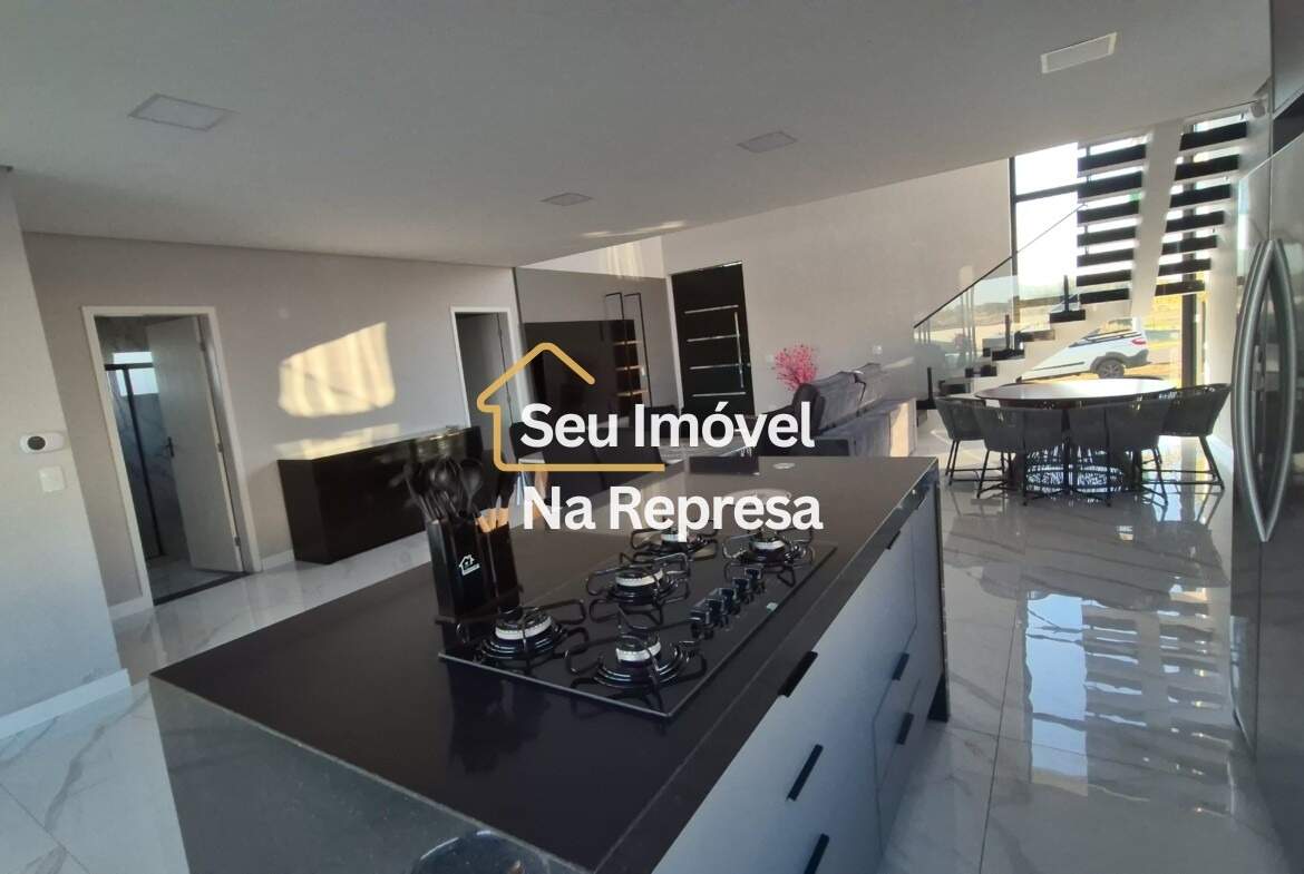 Sobrado à venda no Riviera XIII – Espaço e lazer completo!